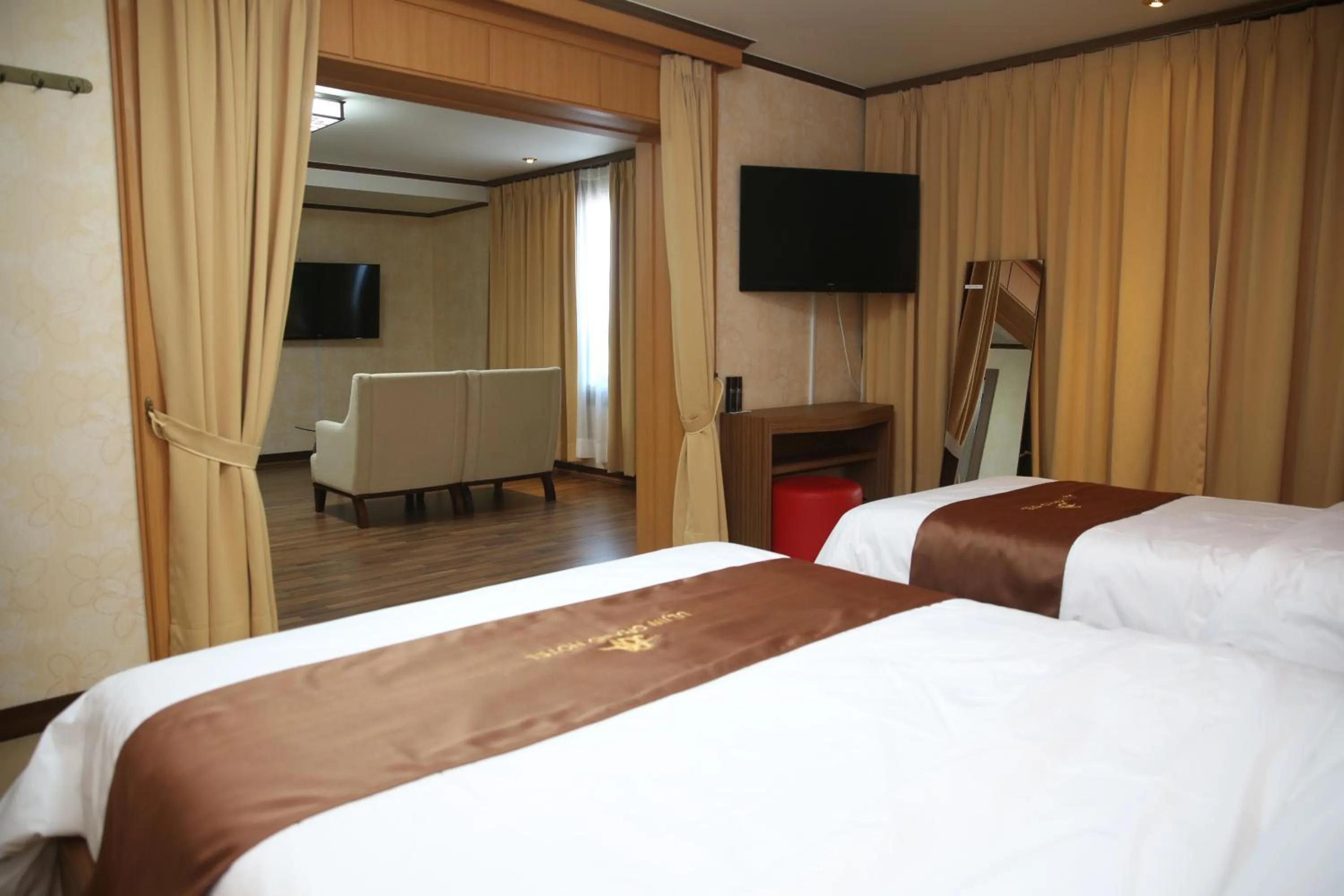 Property building, Bed in Uljin Grand Hotel