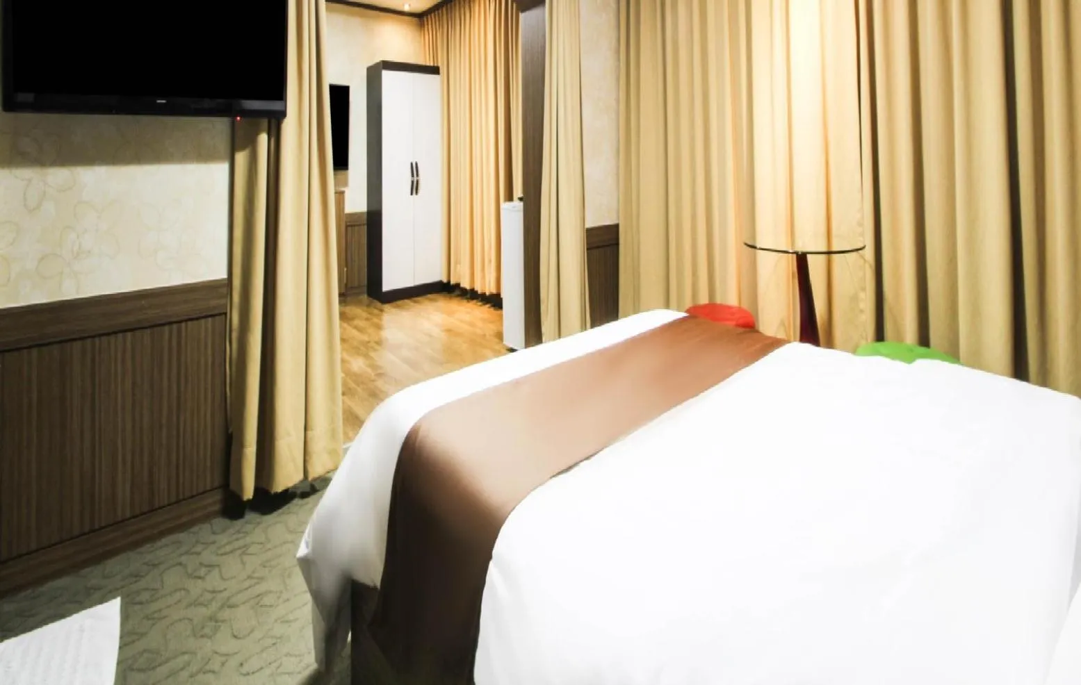 Bed in Uljin Grand Hotel