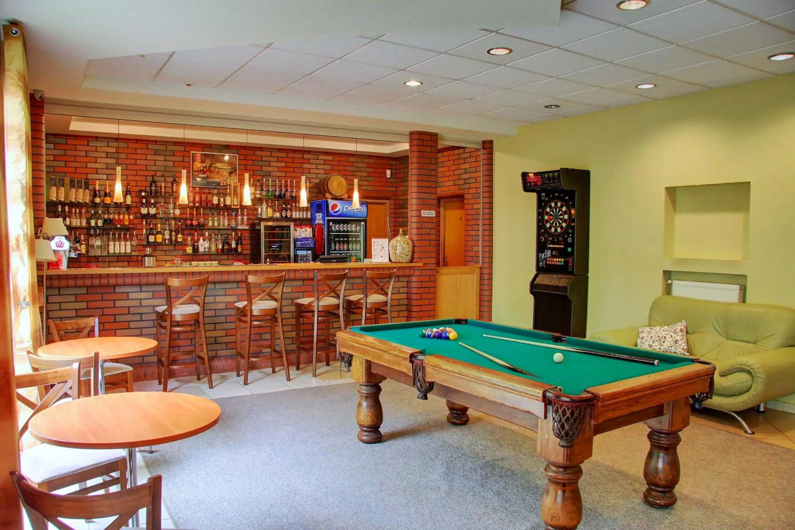 Billiard in Hotel Kama Park