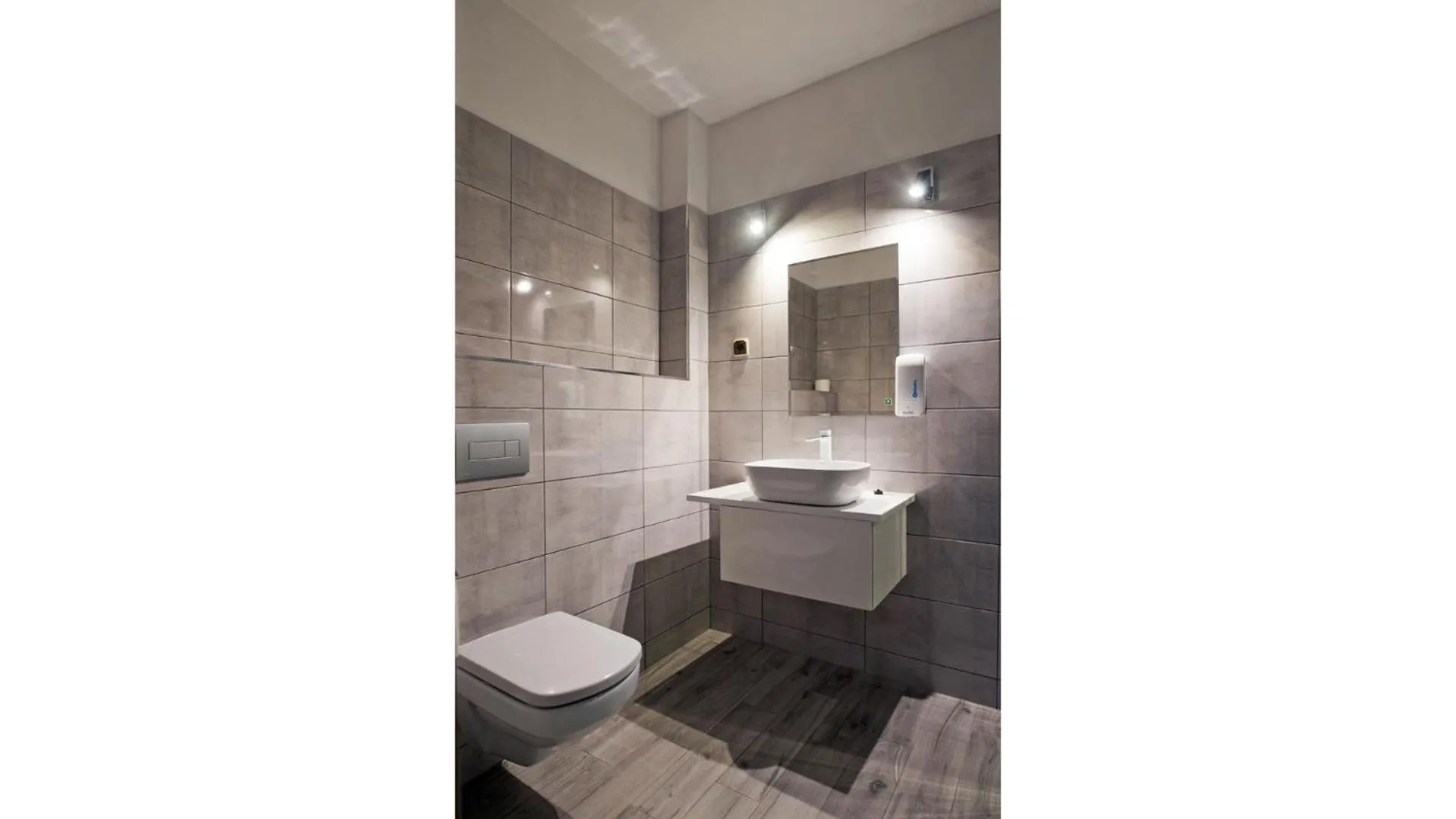 Toilet in Hotel Kama Park