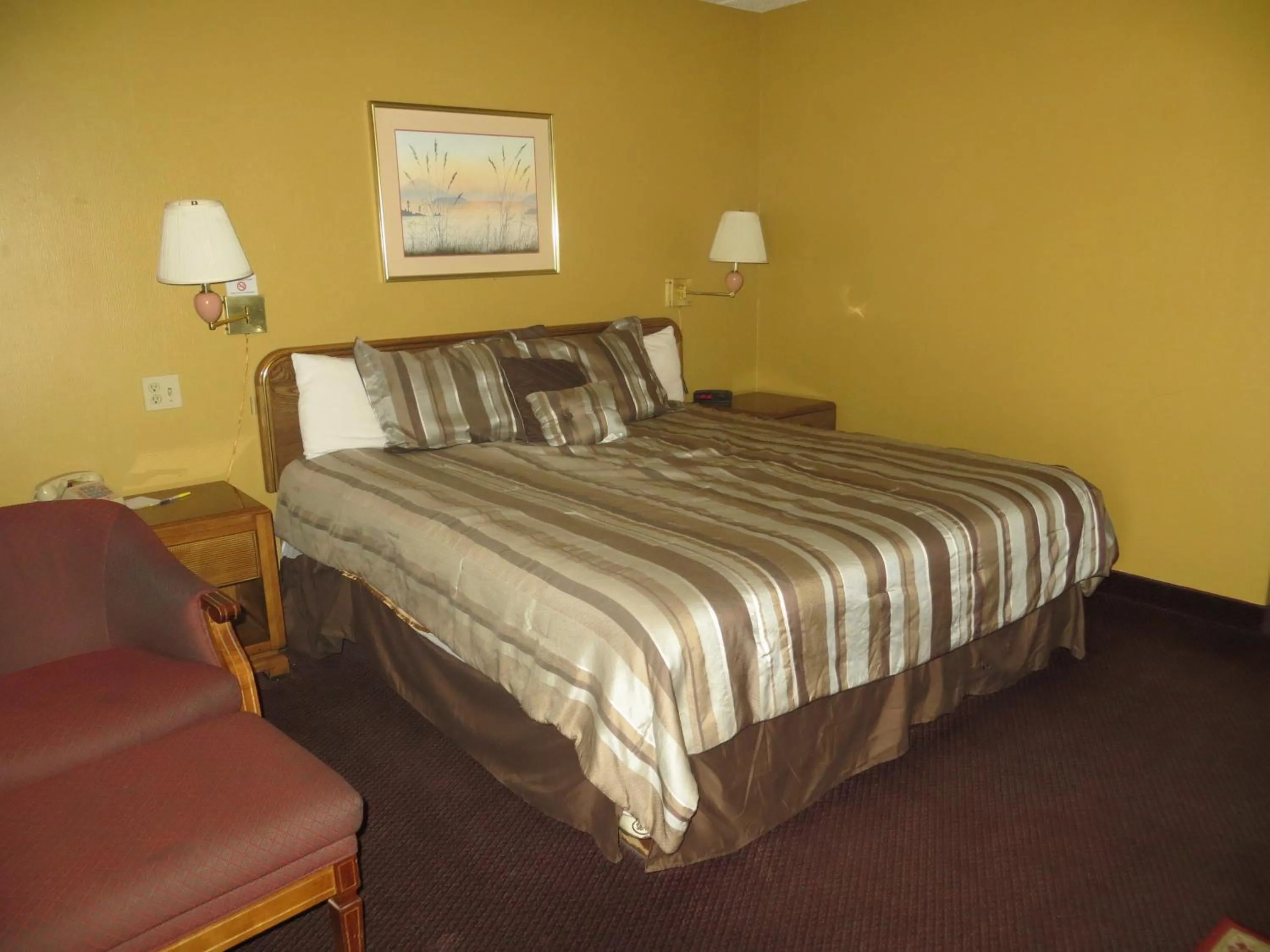 Bed in Days Inn by Wyndham Colorado Springs/Garden of the Gods