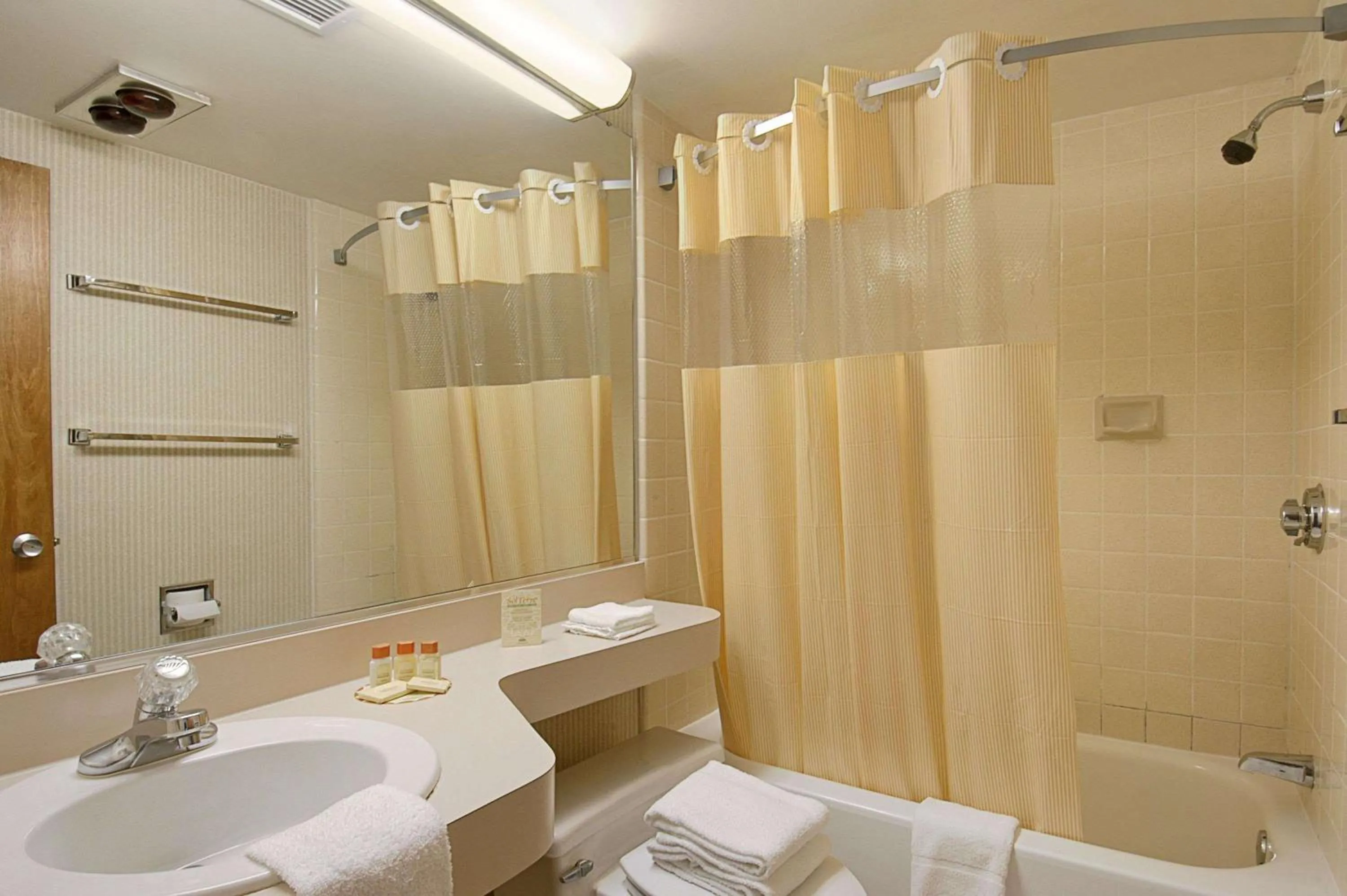 Photo of the whole room in Days Inn by Wyndham Colorado Springs/Garden of the Gods