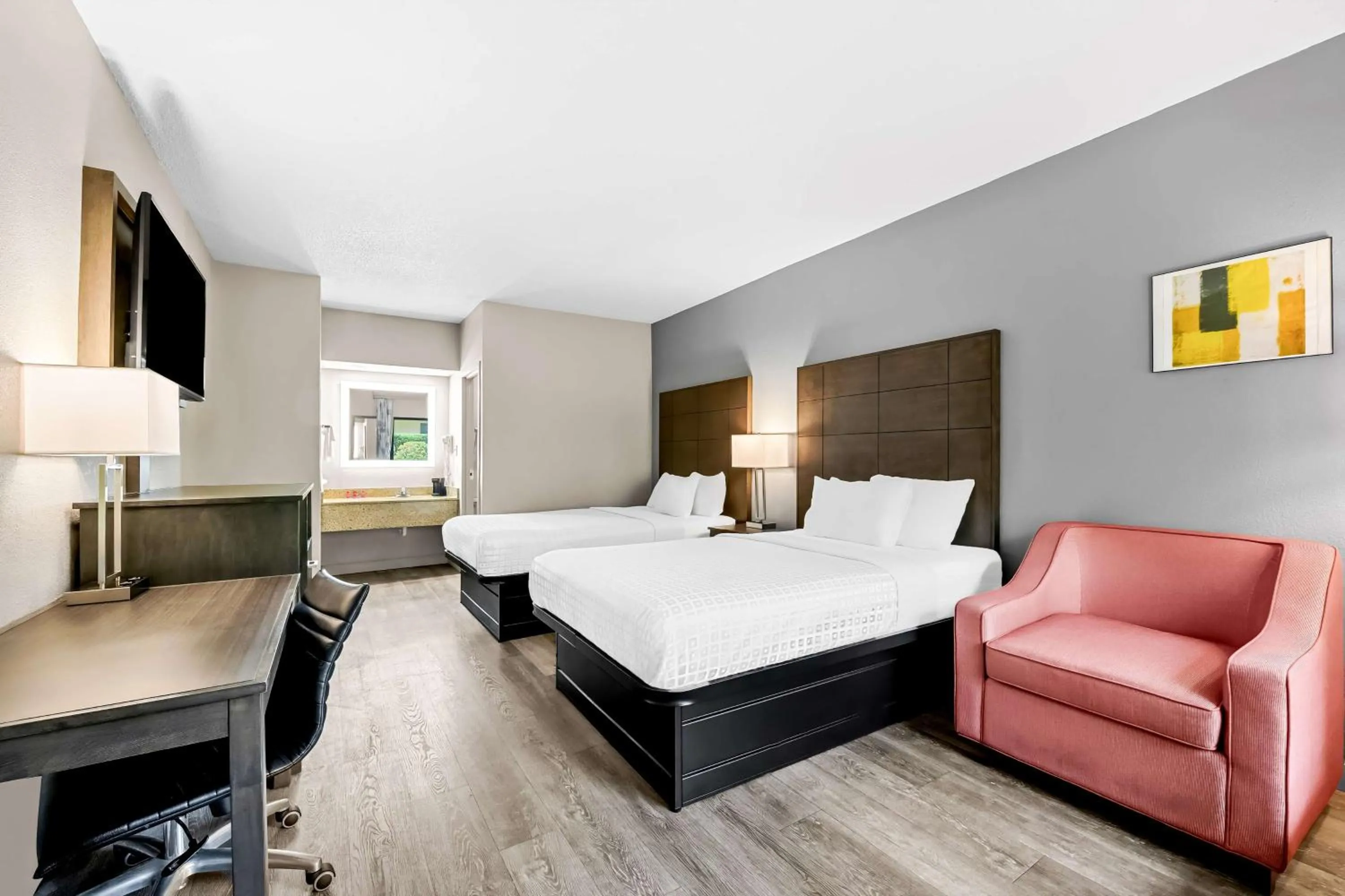 Bedroom, Bed in SureStay Plus Hotel by Best Western Southern Pines Pinehurst