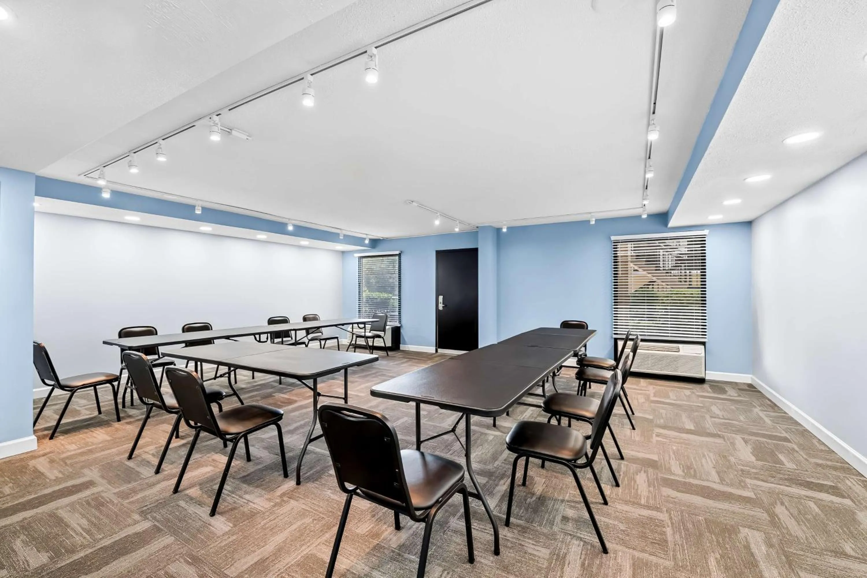 Meeting/conference room in SureStay Plus Hotel by Best Western Southern Pines Pinehurst