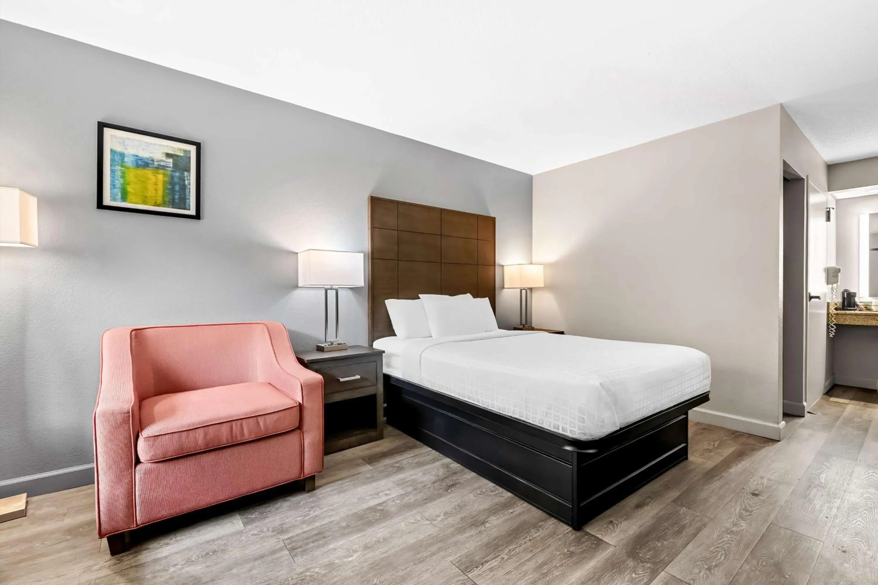 Bedroom, Bed in SureStay Plus Hotel by Best Western Southern Pines Pinehurst
