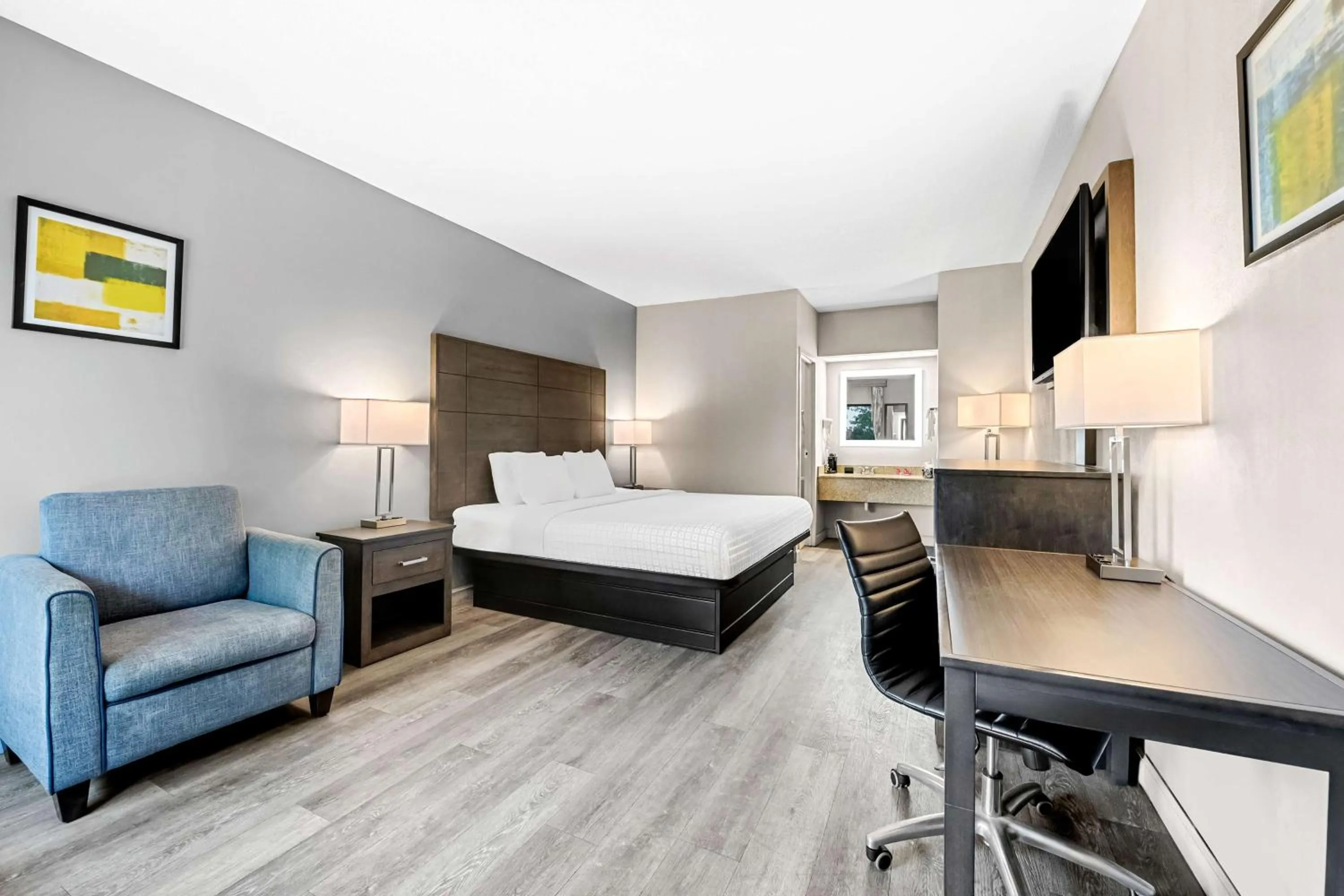 Bedroom, Bed in SureStay Plus Hotel by Best Western Southern Pines Pinehurst