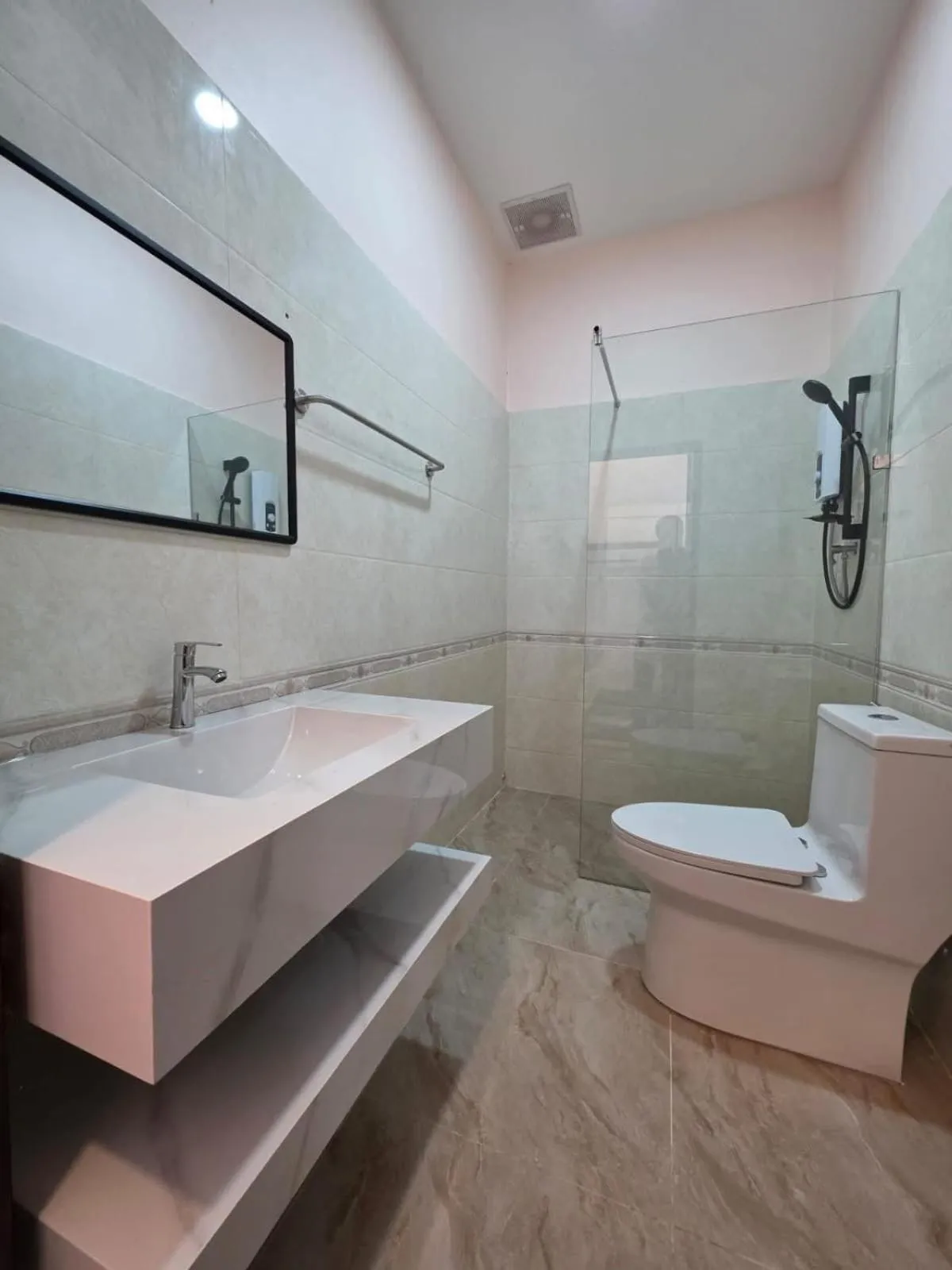 Leego Hotel
