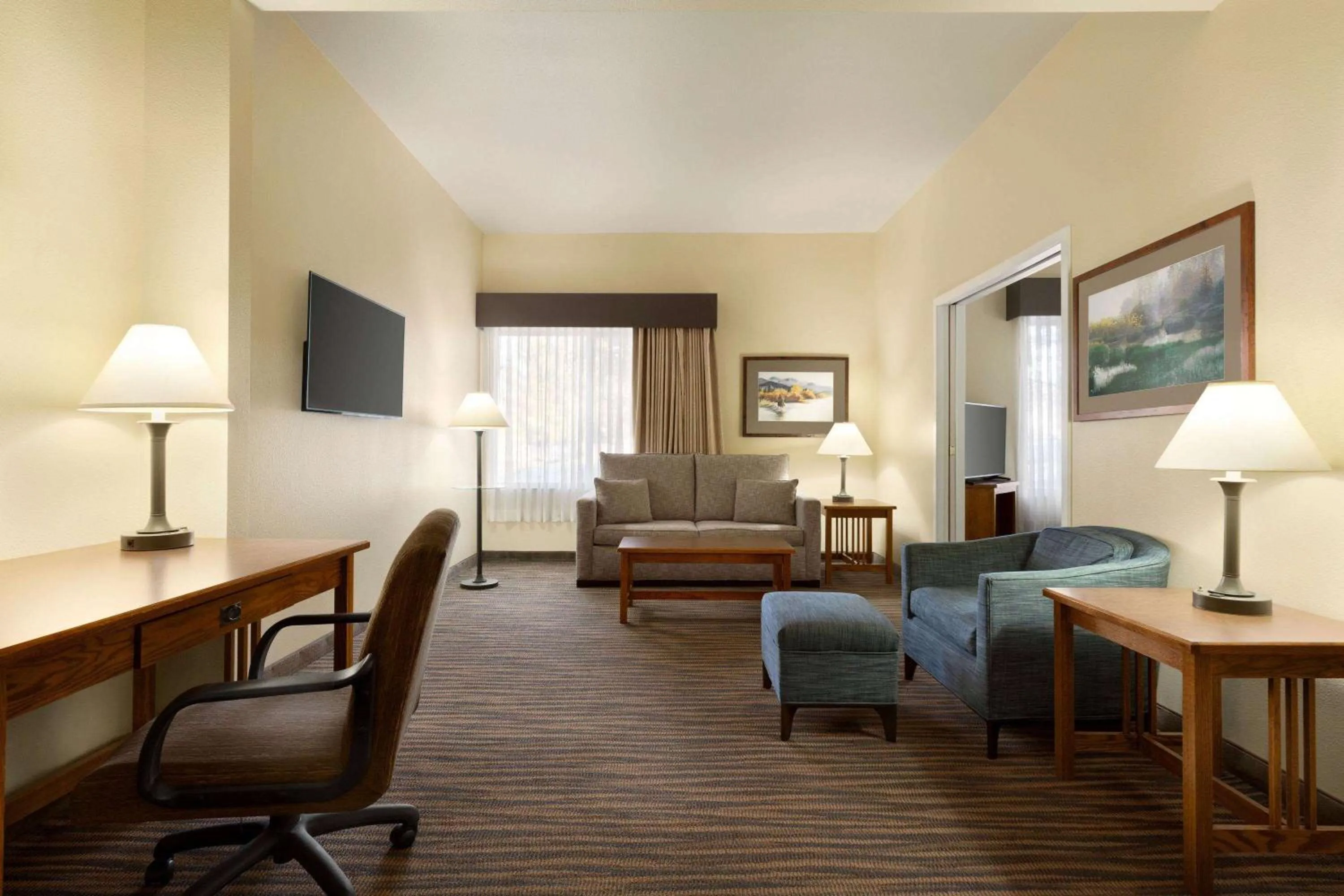 Photo of the whole room, Bed in Wingate by Wyndham Denver Tech Center