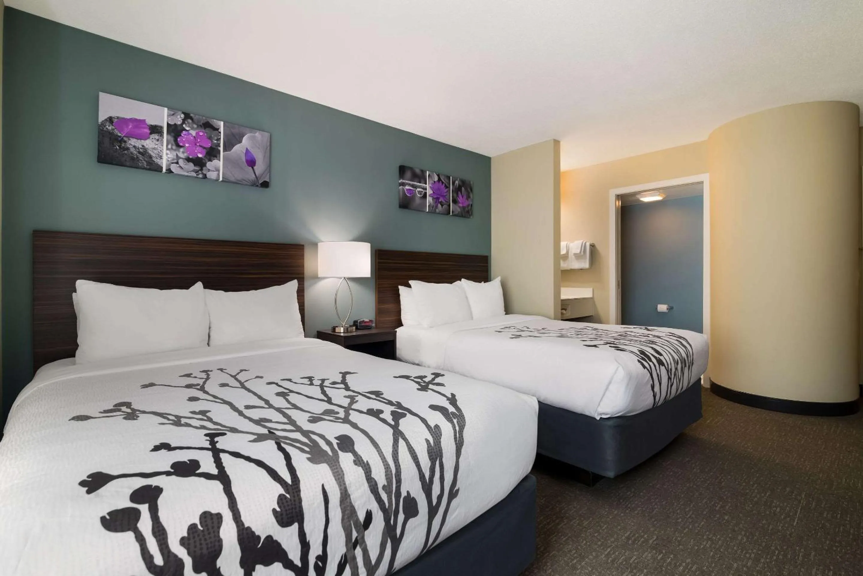 Bedroom, Bed in Garner Hotel Londonderry - Manchester by IHG