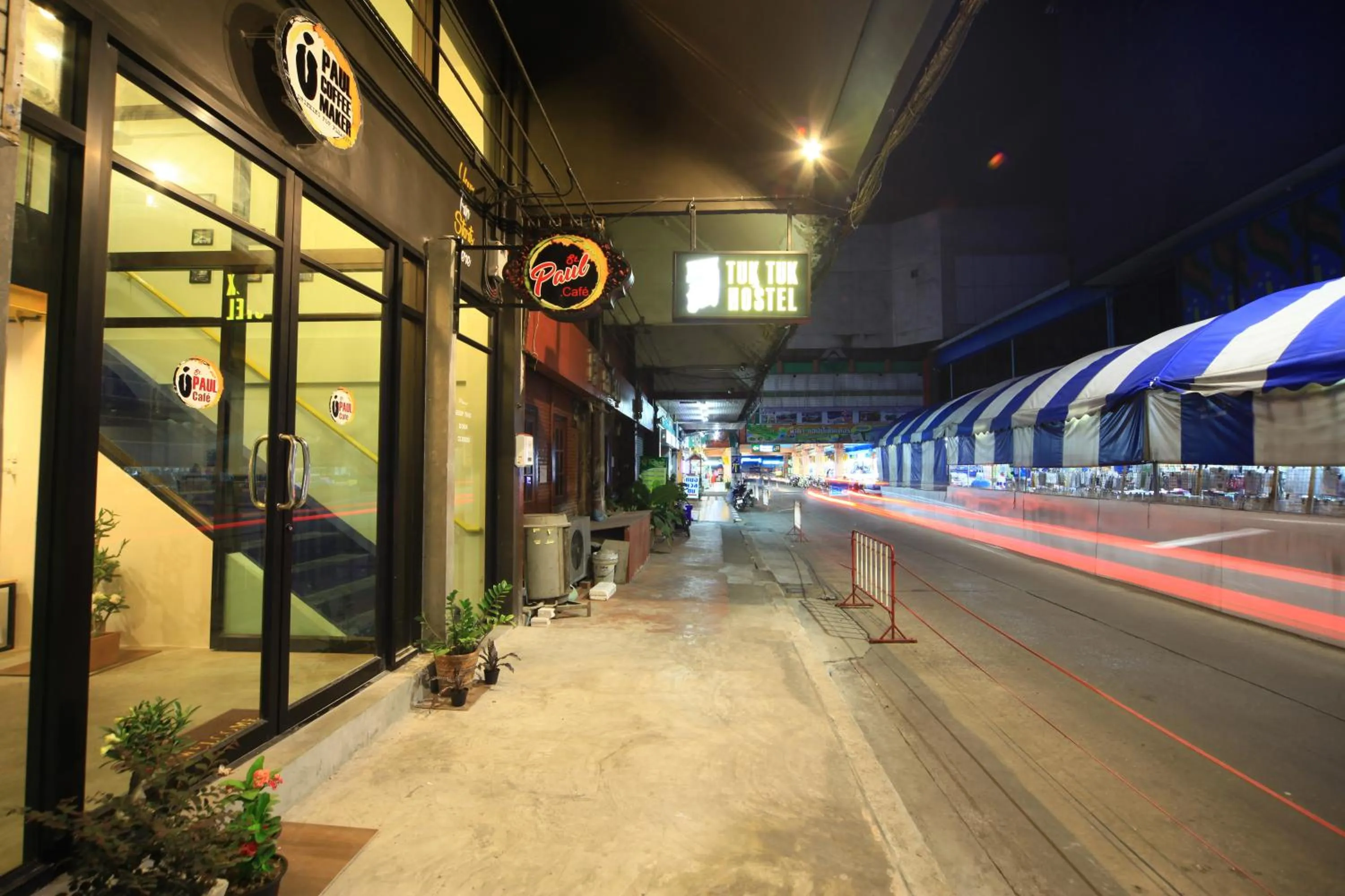 Facade/entrance in Tuk Tuk Hostel