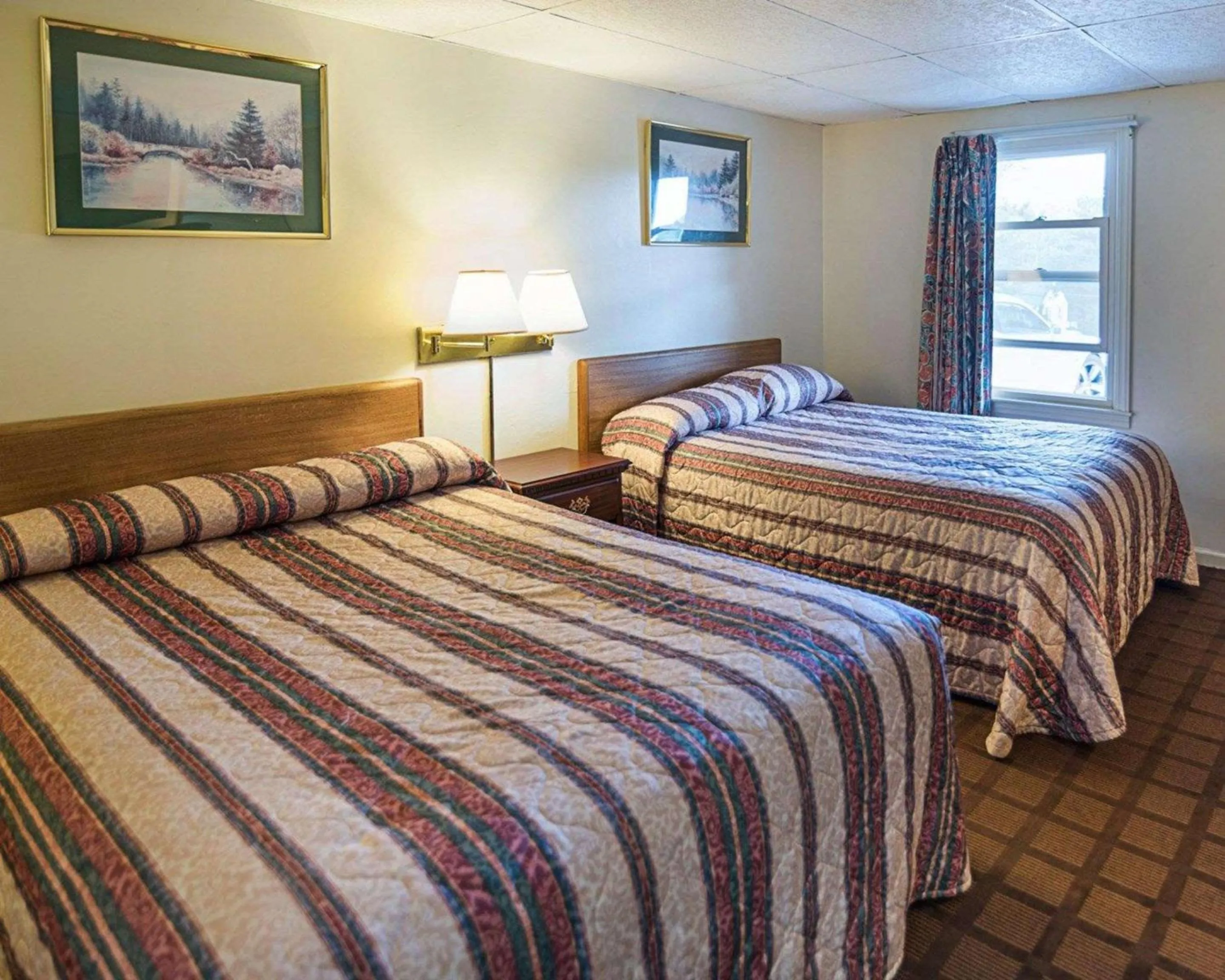 Photo of the whole room in Rodeway Inn Westminster