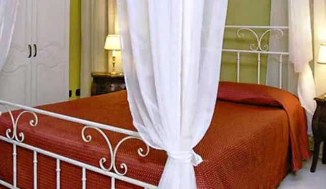 Bed in Palazzo Riario