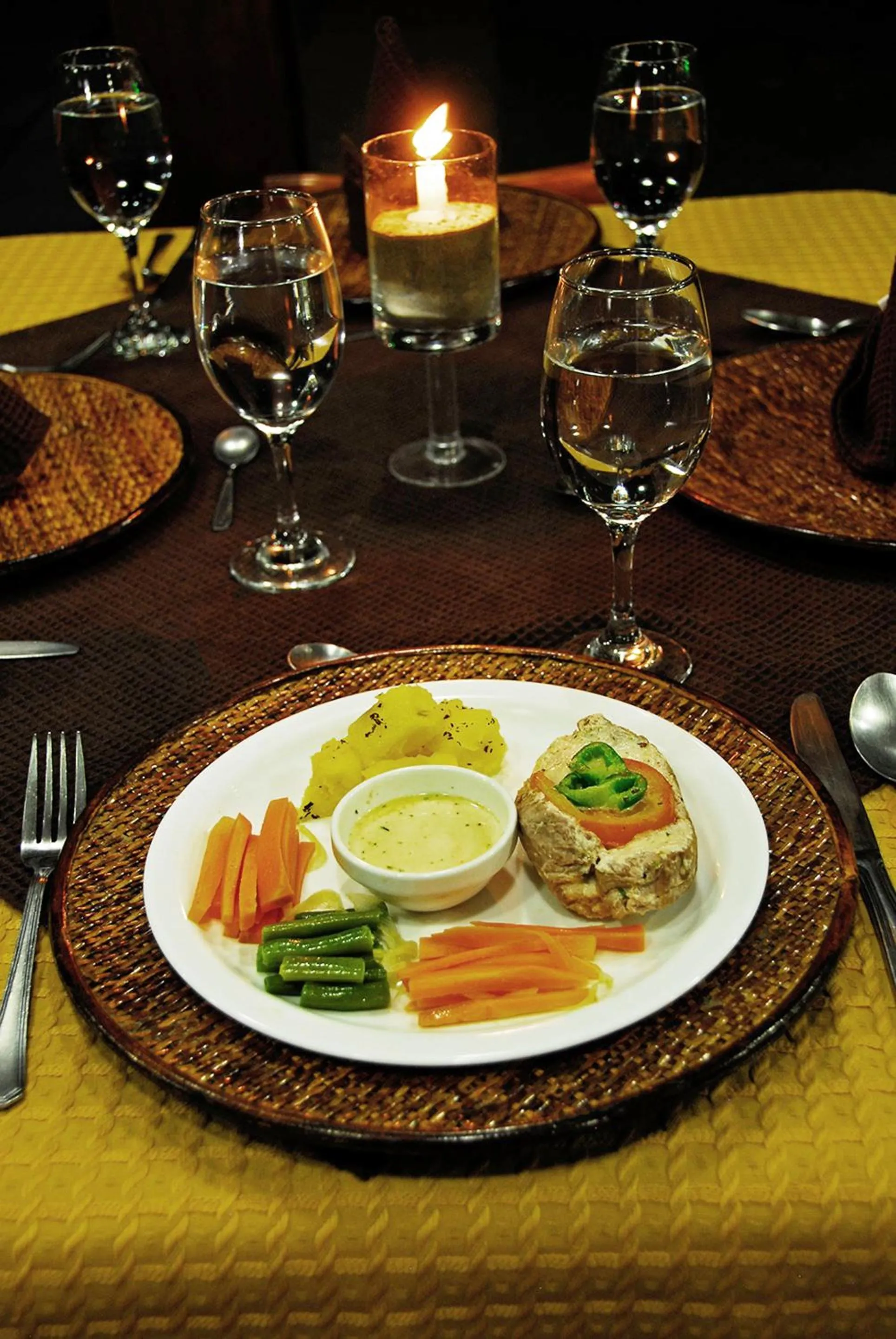 Restaurant/places to eat in The Wooden House Hotel