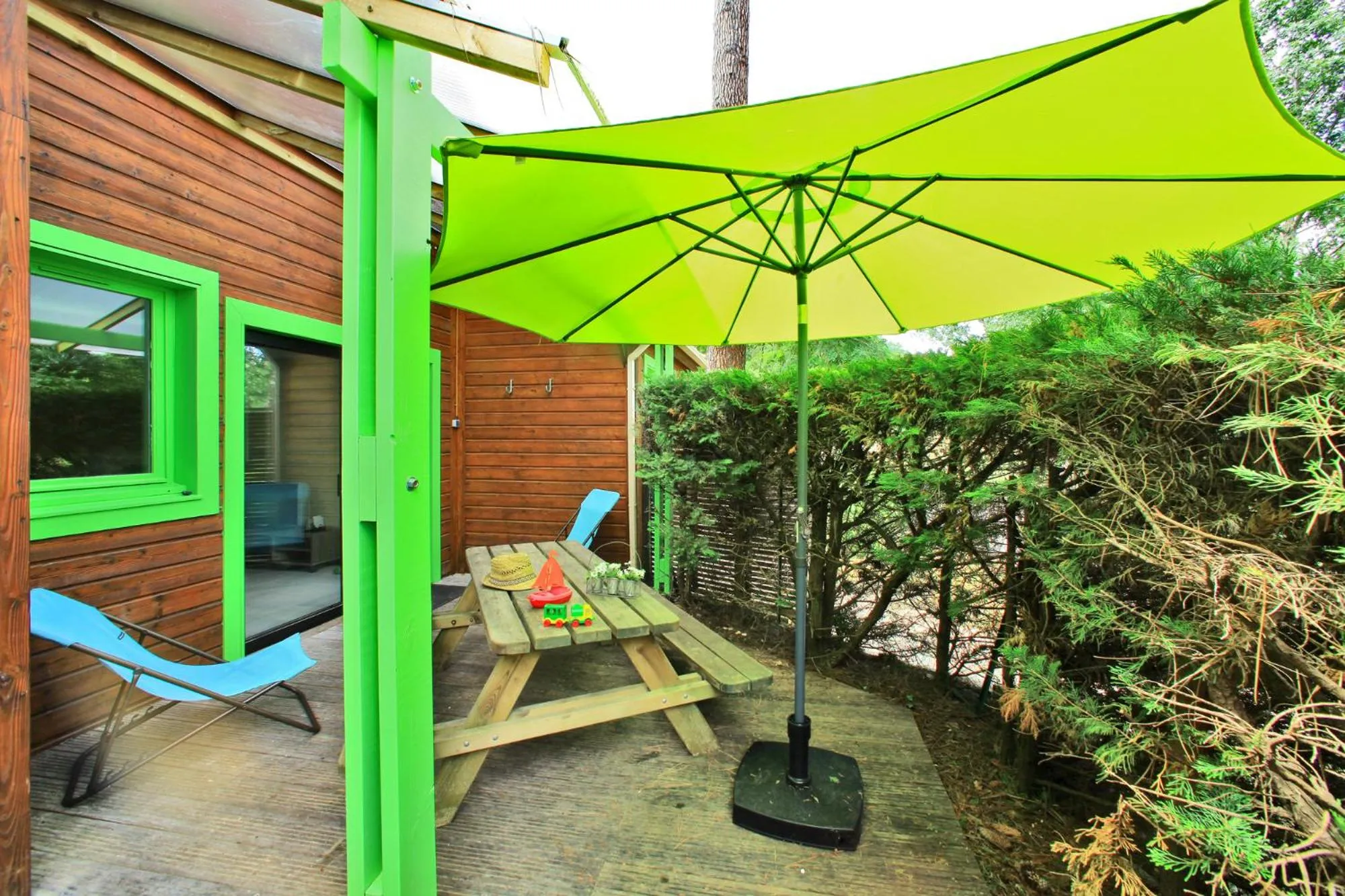 Patio in Village Nature et Océan à côté de la plage avec piscine et jacuzzi