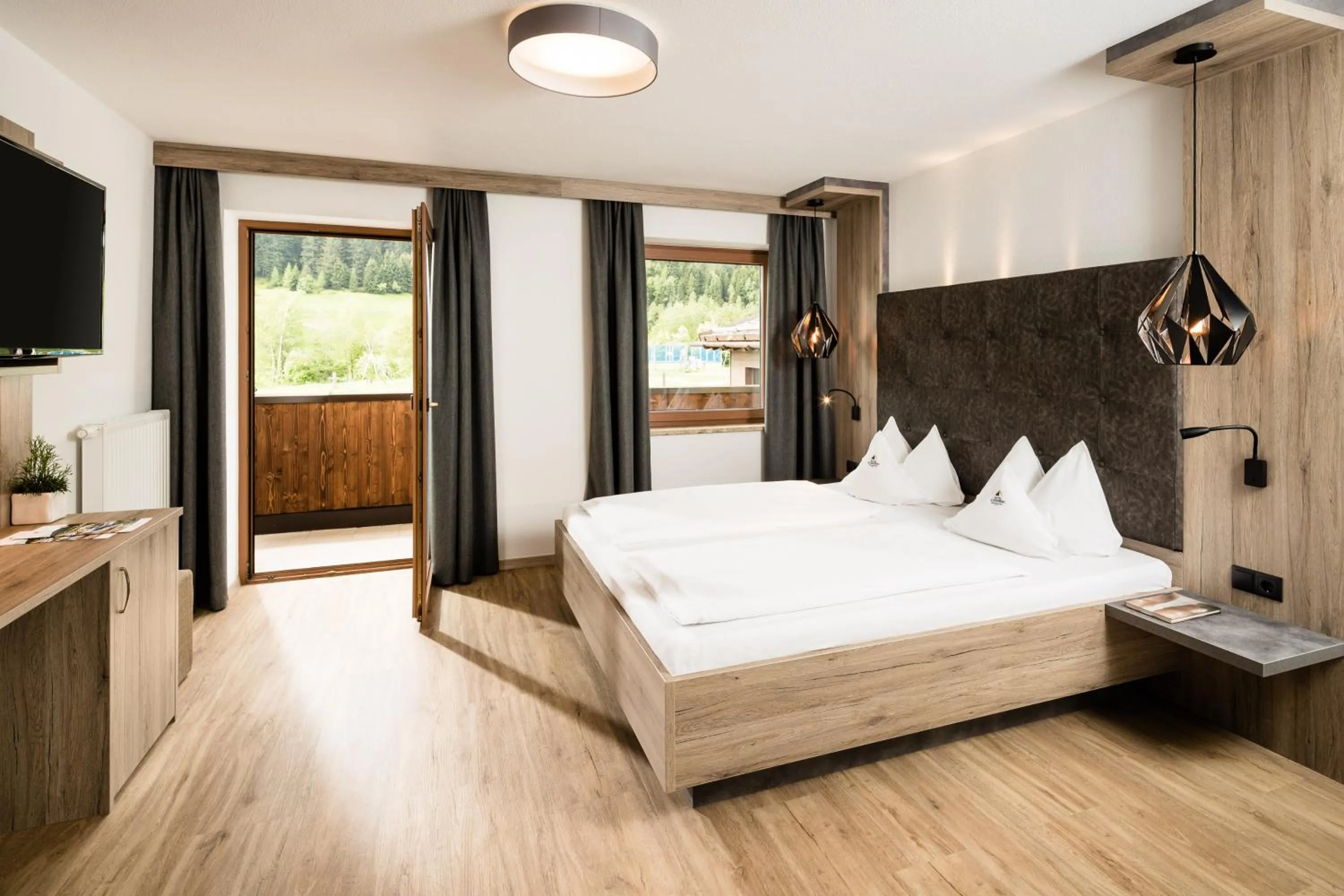 Photo of the whole room, Bed in Hotel Schneeberg FAMILY SPA RESORT