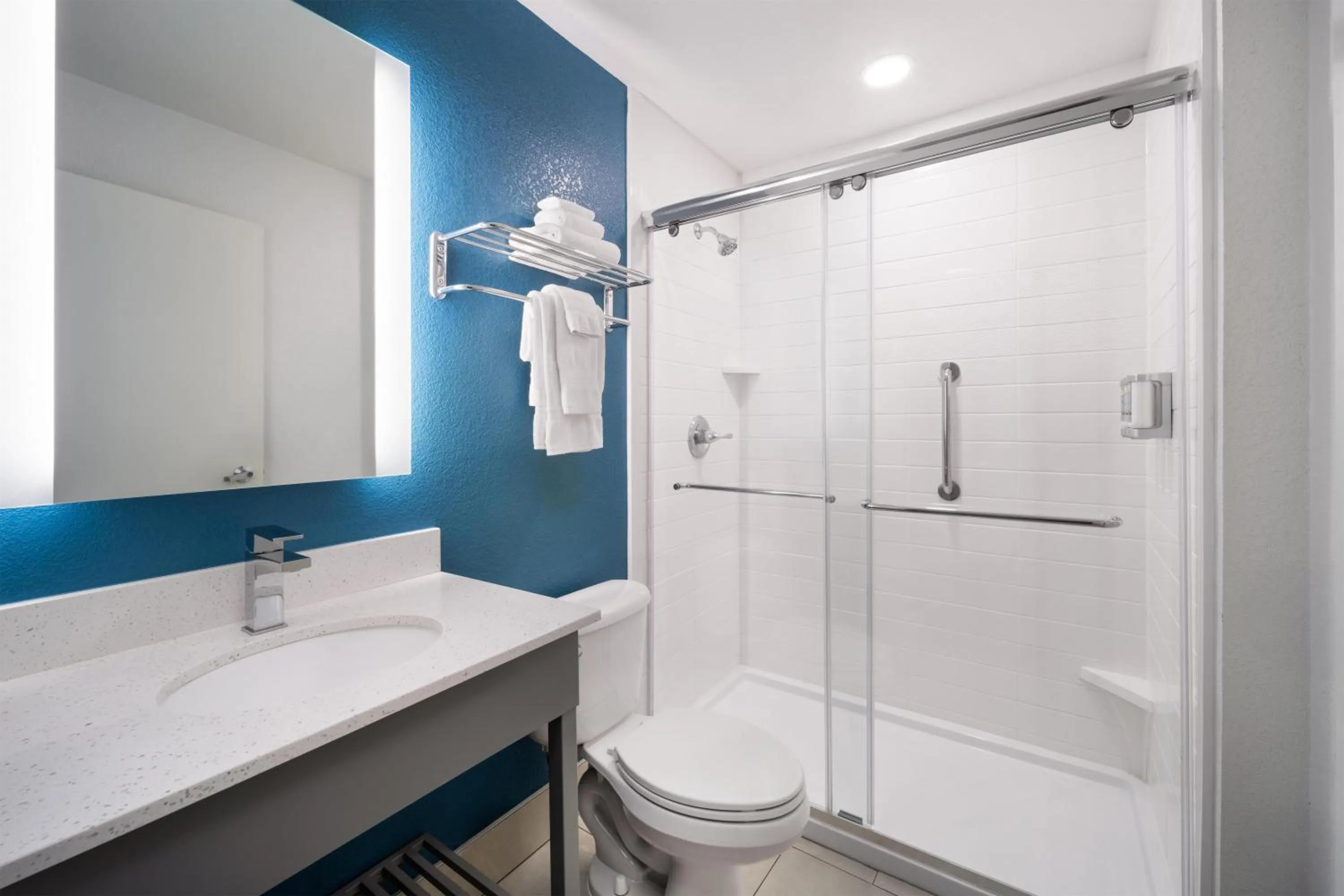 Bathroom in Best Western El Paso Airport Entrada Hotel