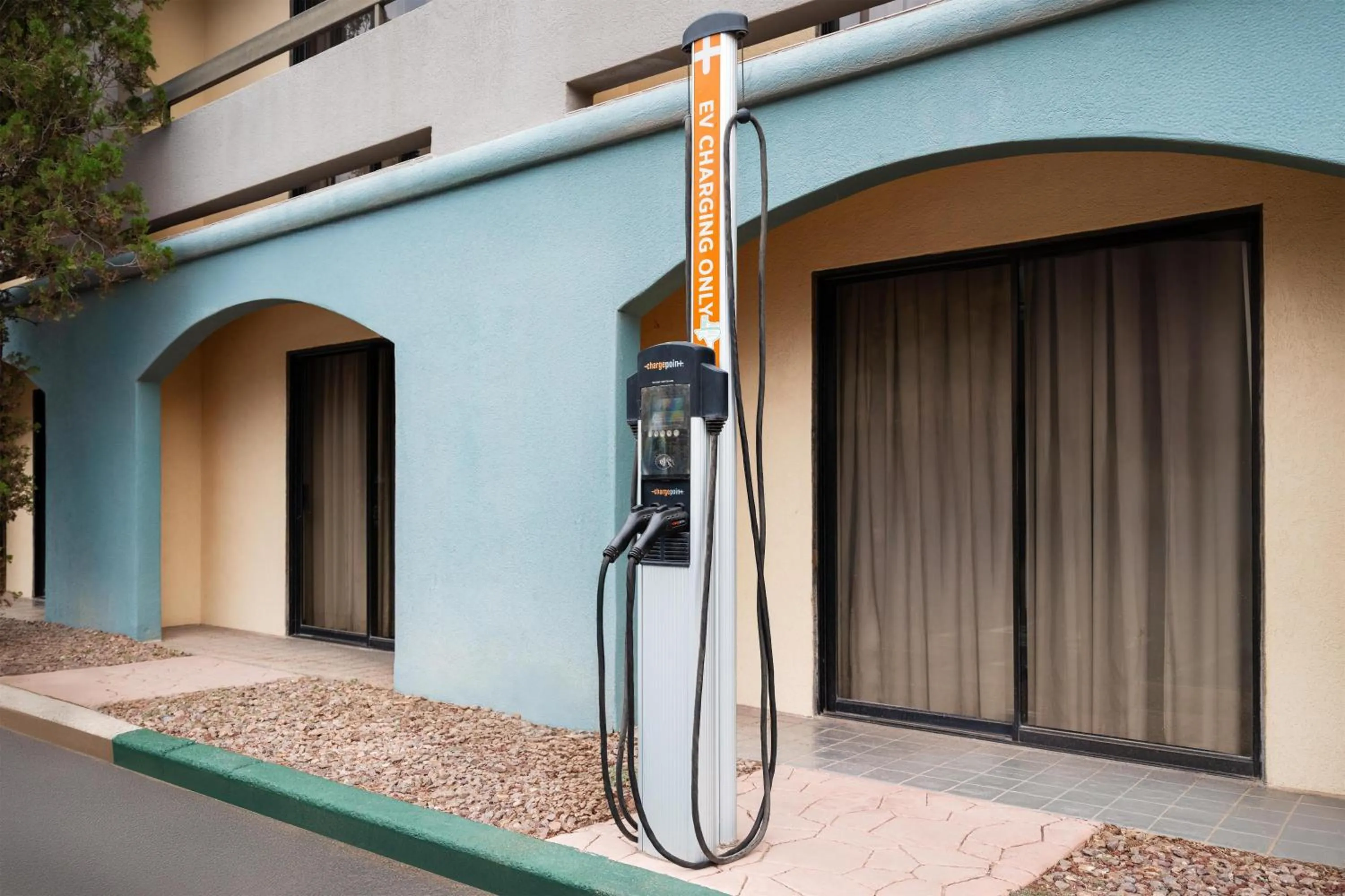 Property building in Best Western El Paso Airport Entrada Hotel