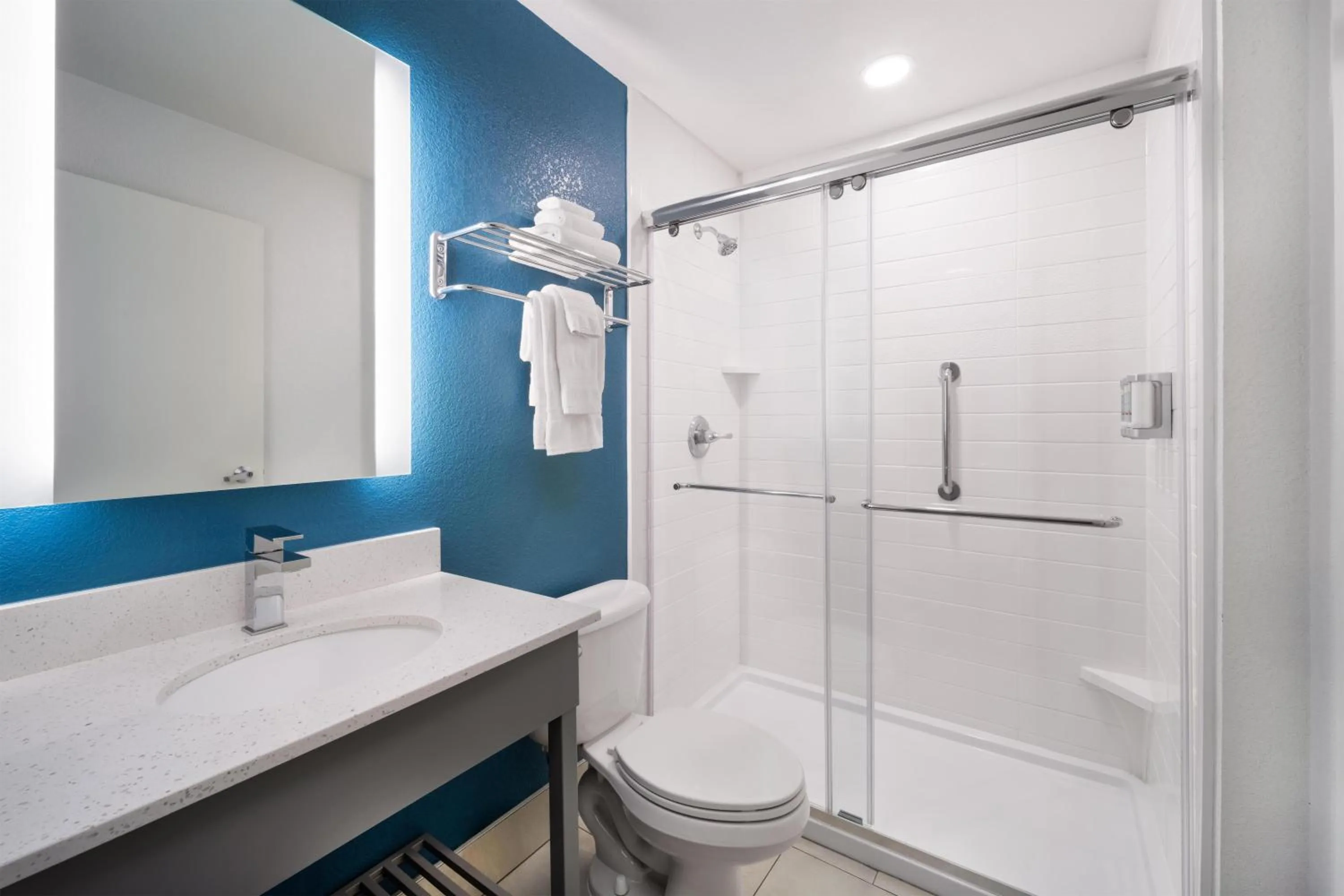 Bathroom in Best Western El Paso Airport Entrada Hotel