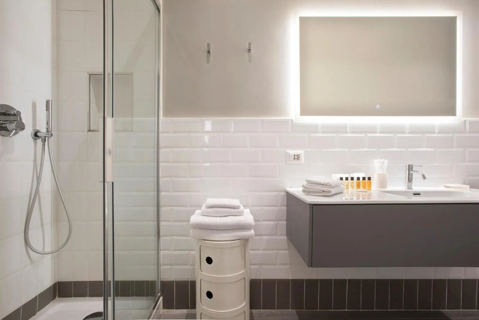 Shower in Gonfalone 6