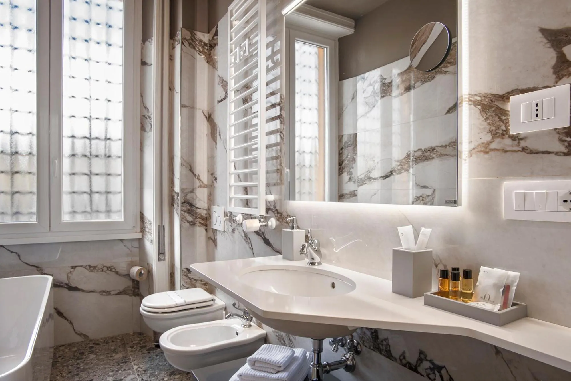 Shower in Gonfalone 6