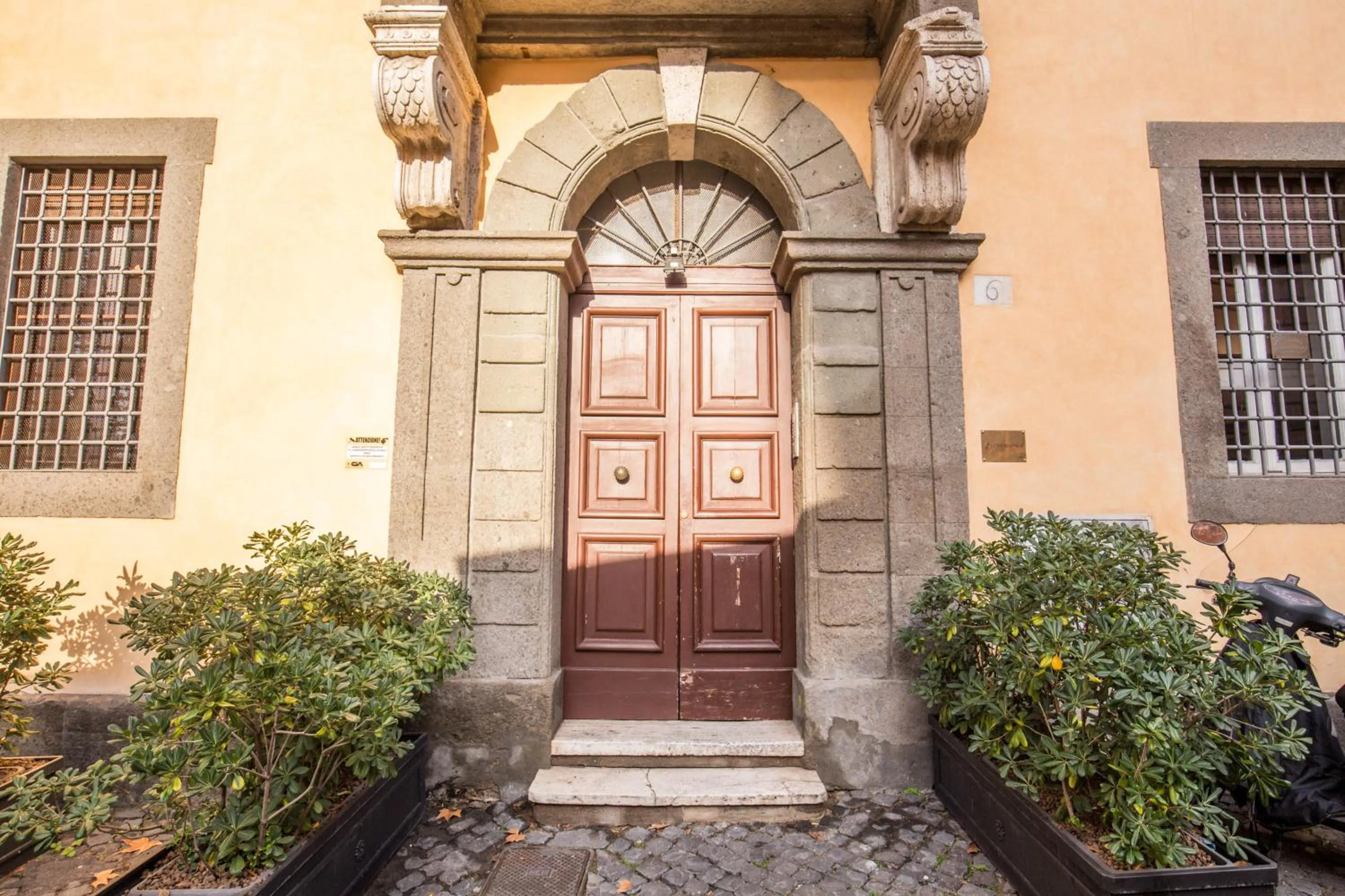 Facade/entrance in Gonfalone 6