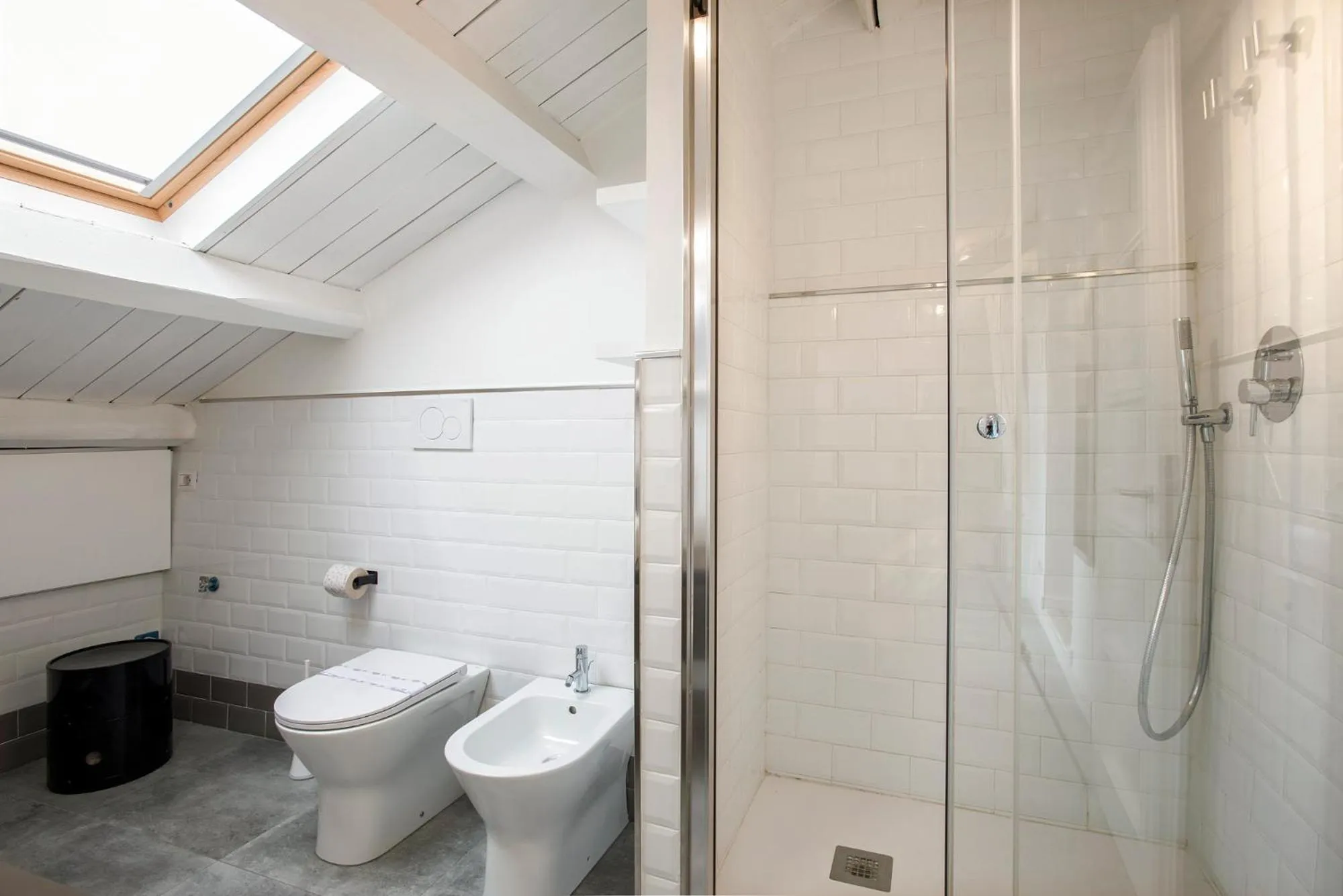 Shower in Gonfalone 6