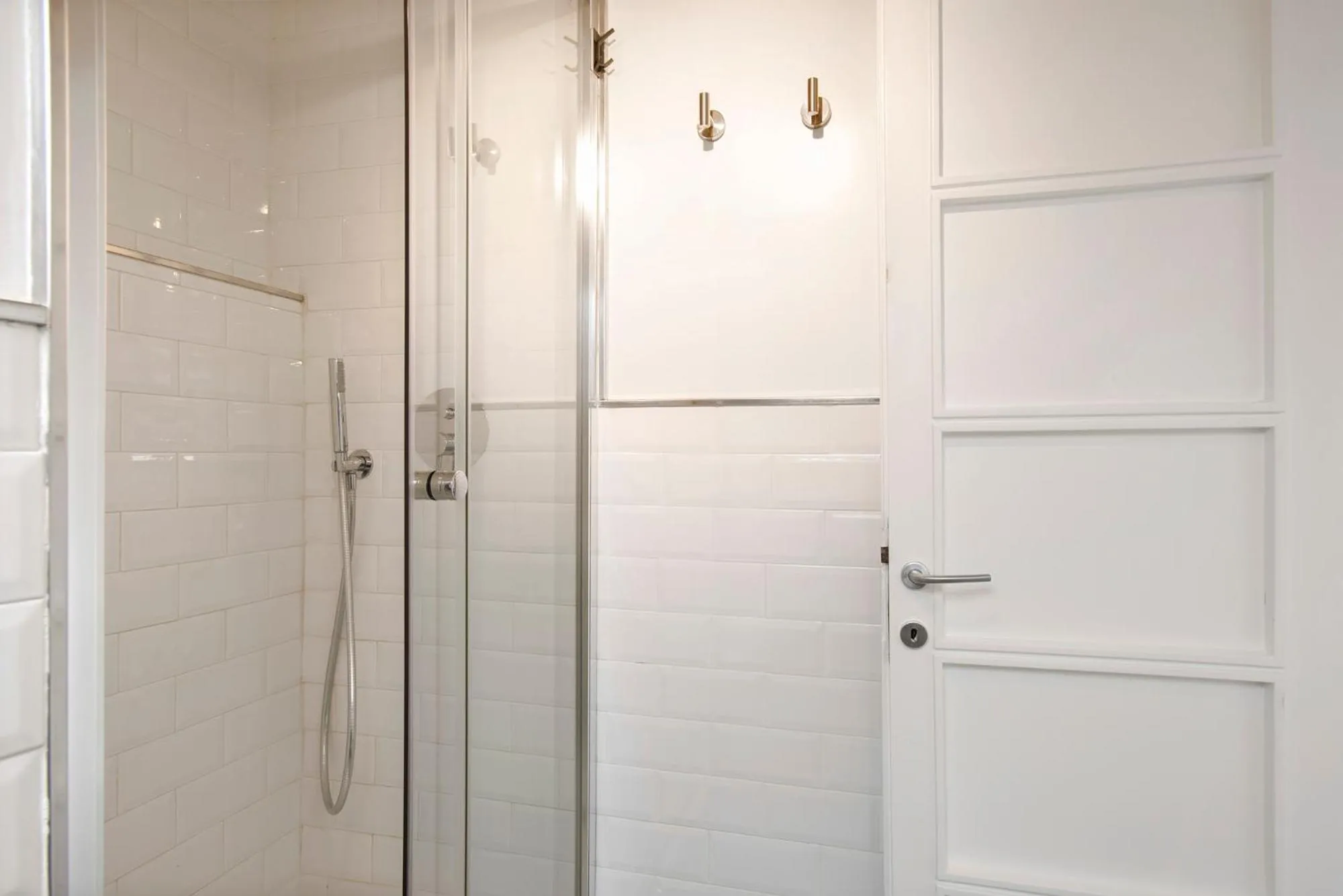 Shower in Gonfalone 6