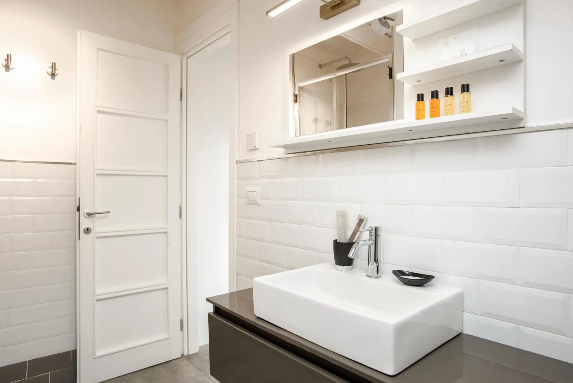 Shower in Gonfalone 6