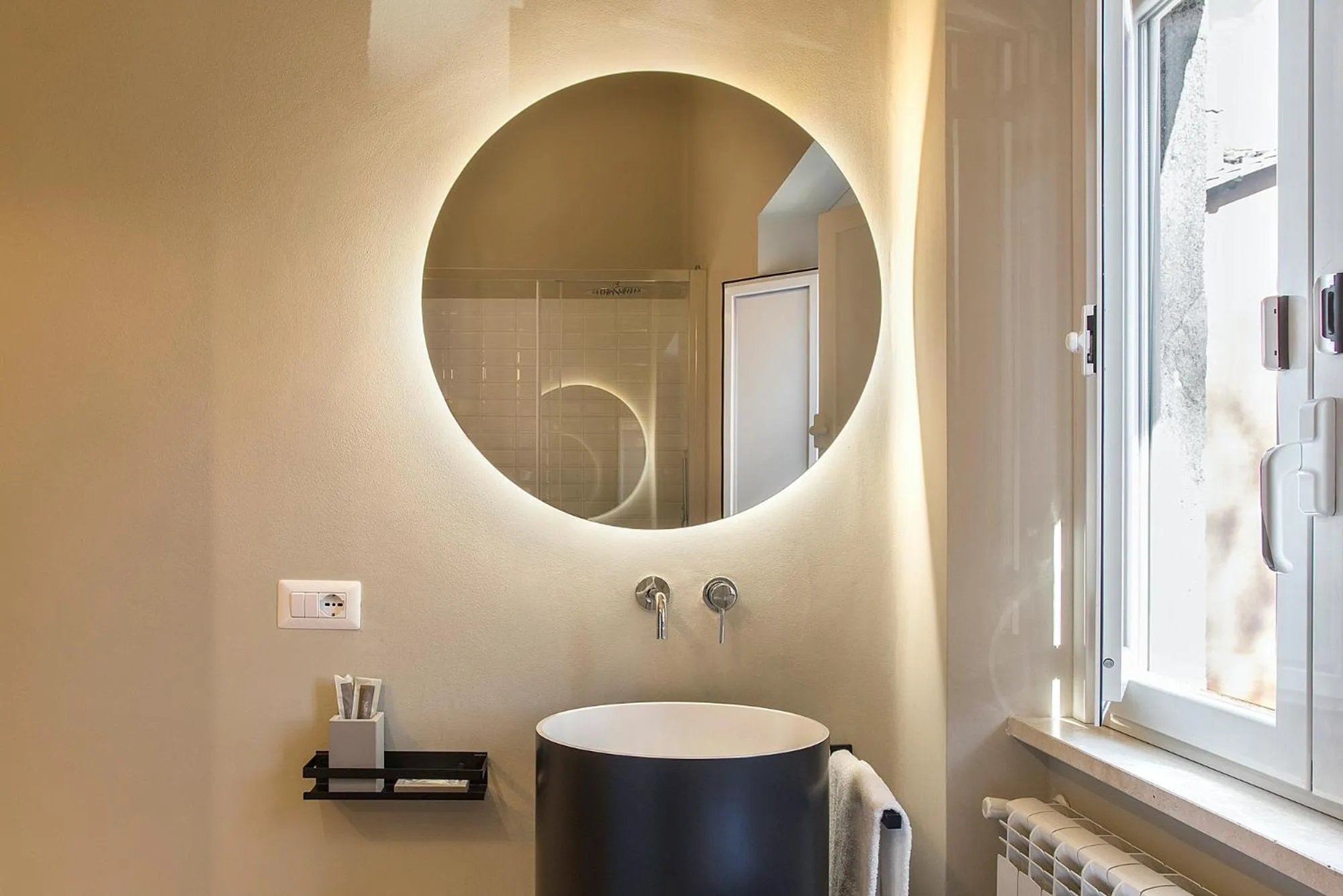 Shower in Gonfalone 6