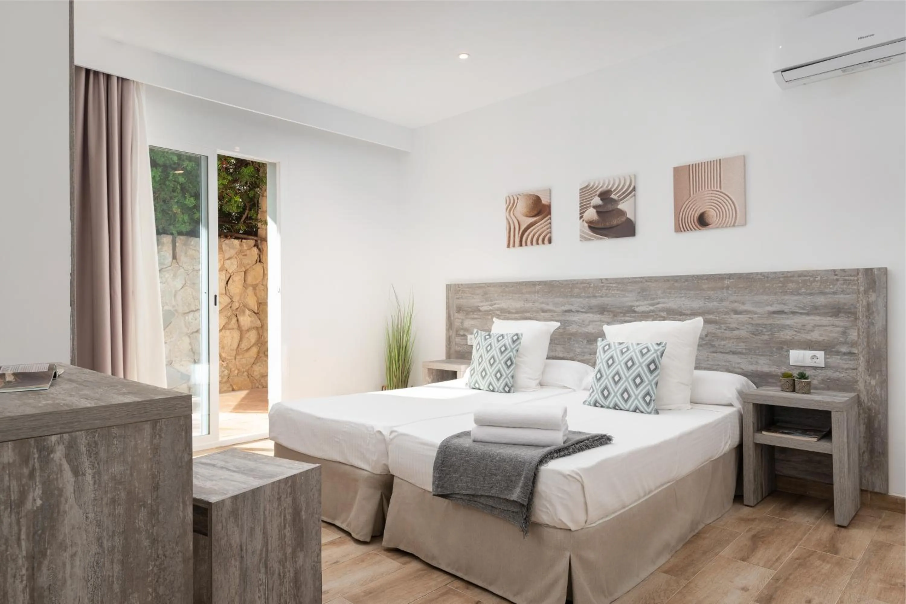 Bedroom, Bed in Villa Real Club Apartments