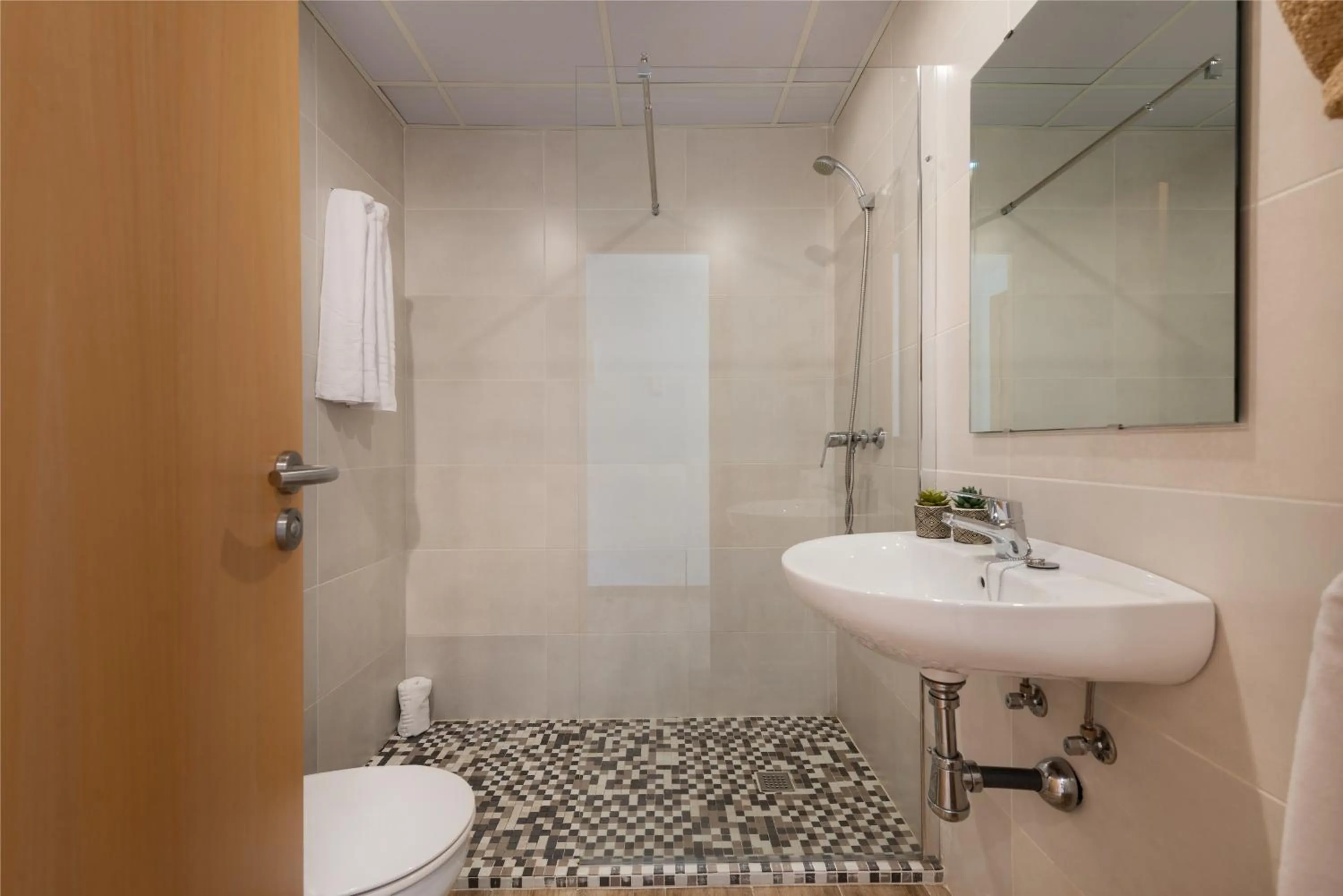 Bathroom in Villa Real Club Apartments