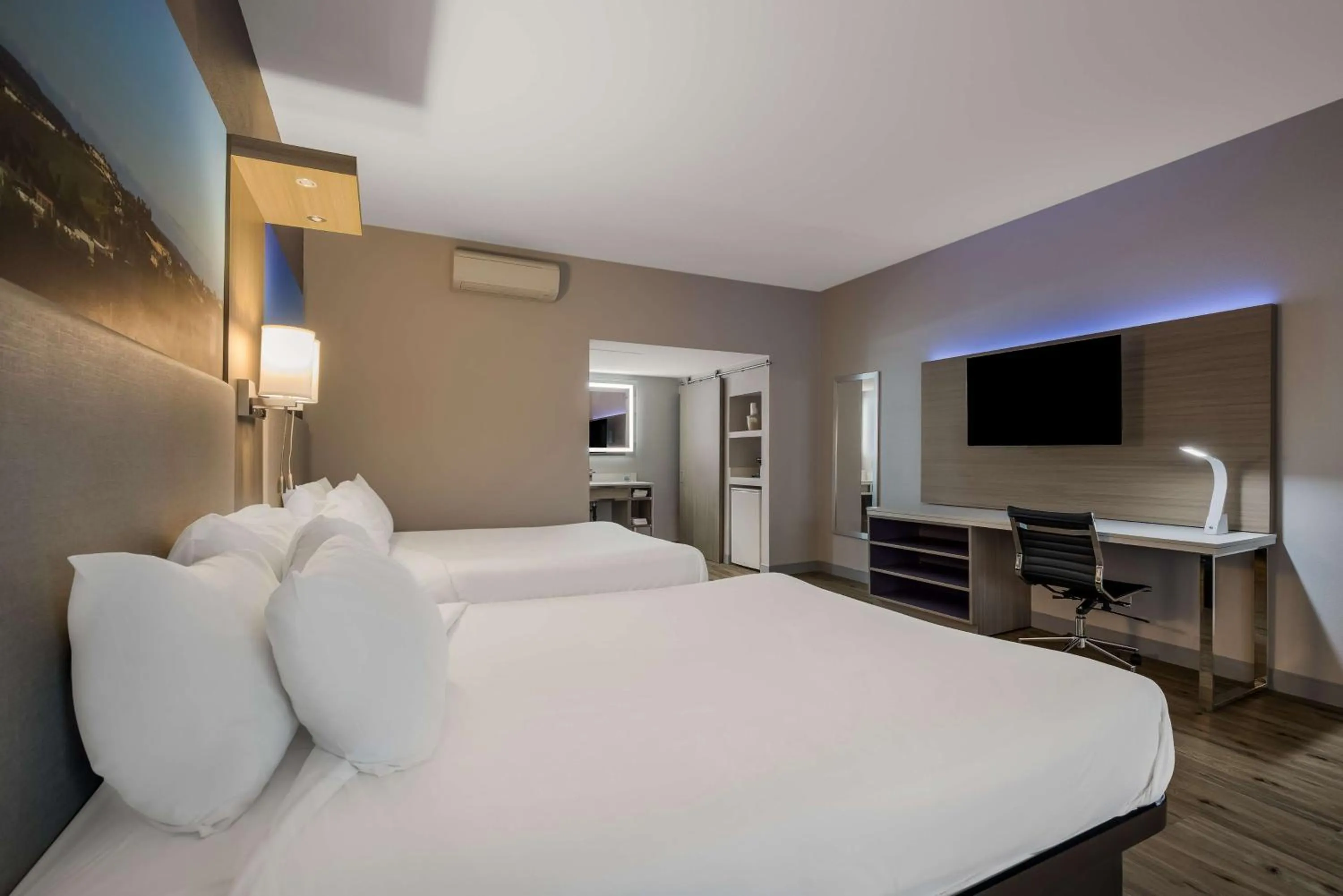 Bedroom, Bed in Best Western Diamond Bar Hotel & Suites