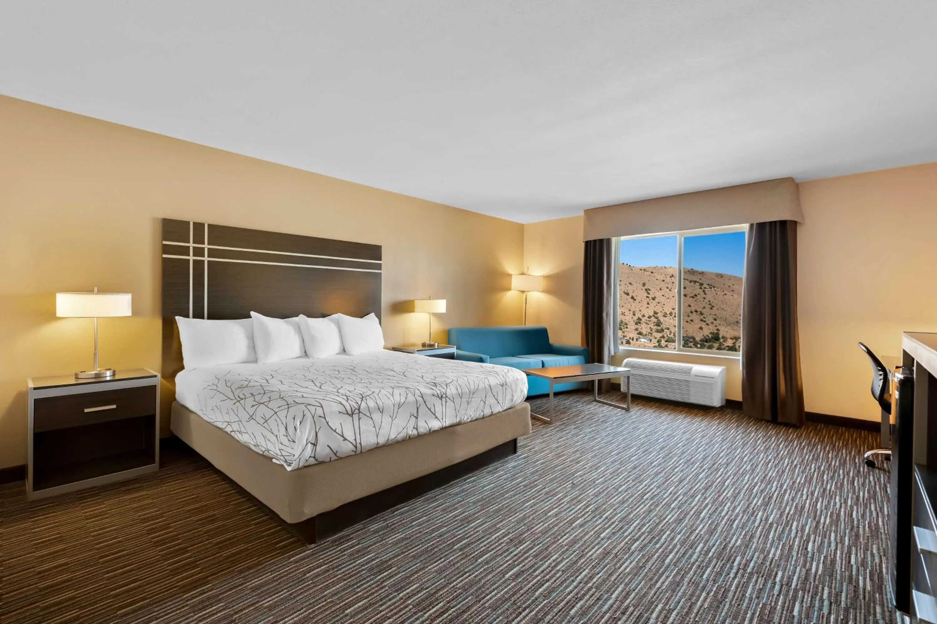 Bedroom, Bed in Best Western Topaz Lake Inn