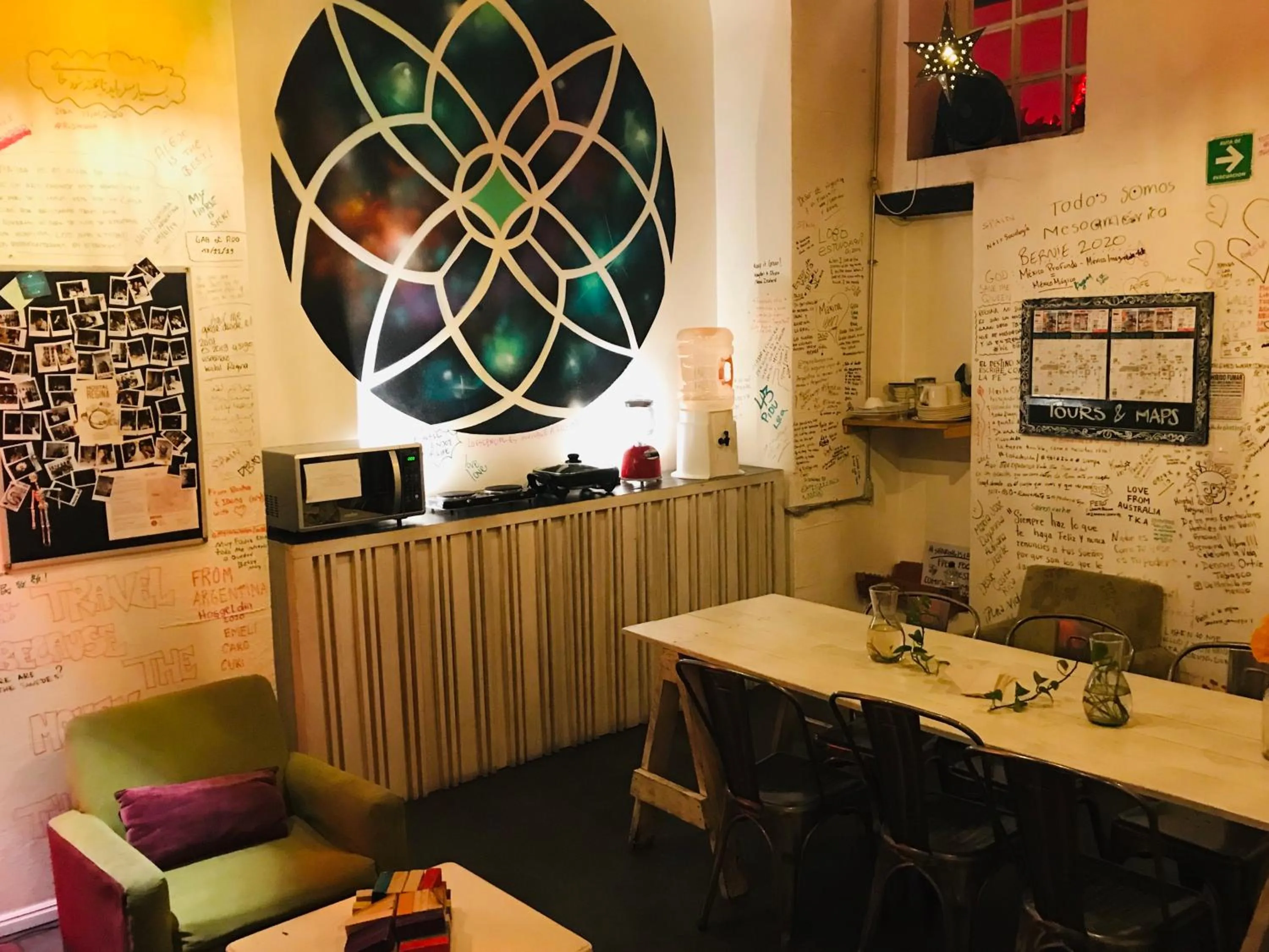 TV and multimedia in Hostal Regina Down Town Mexico City