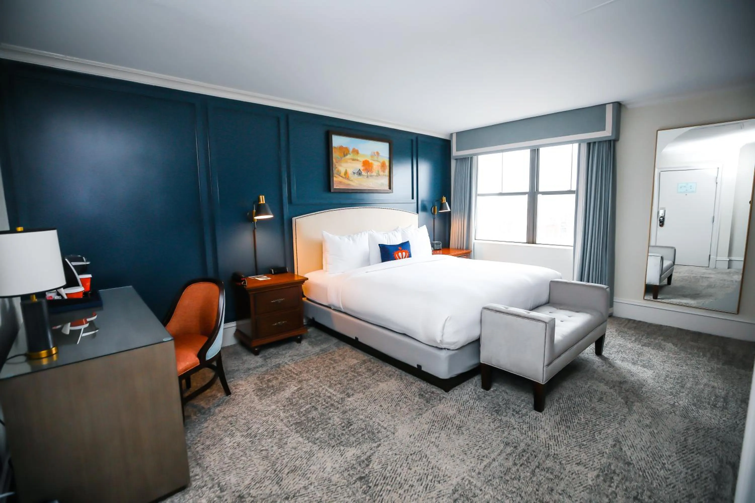 Bedroom, Bed in Dunhill Hotel