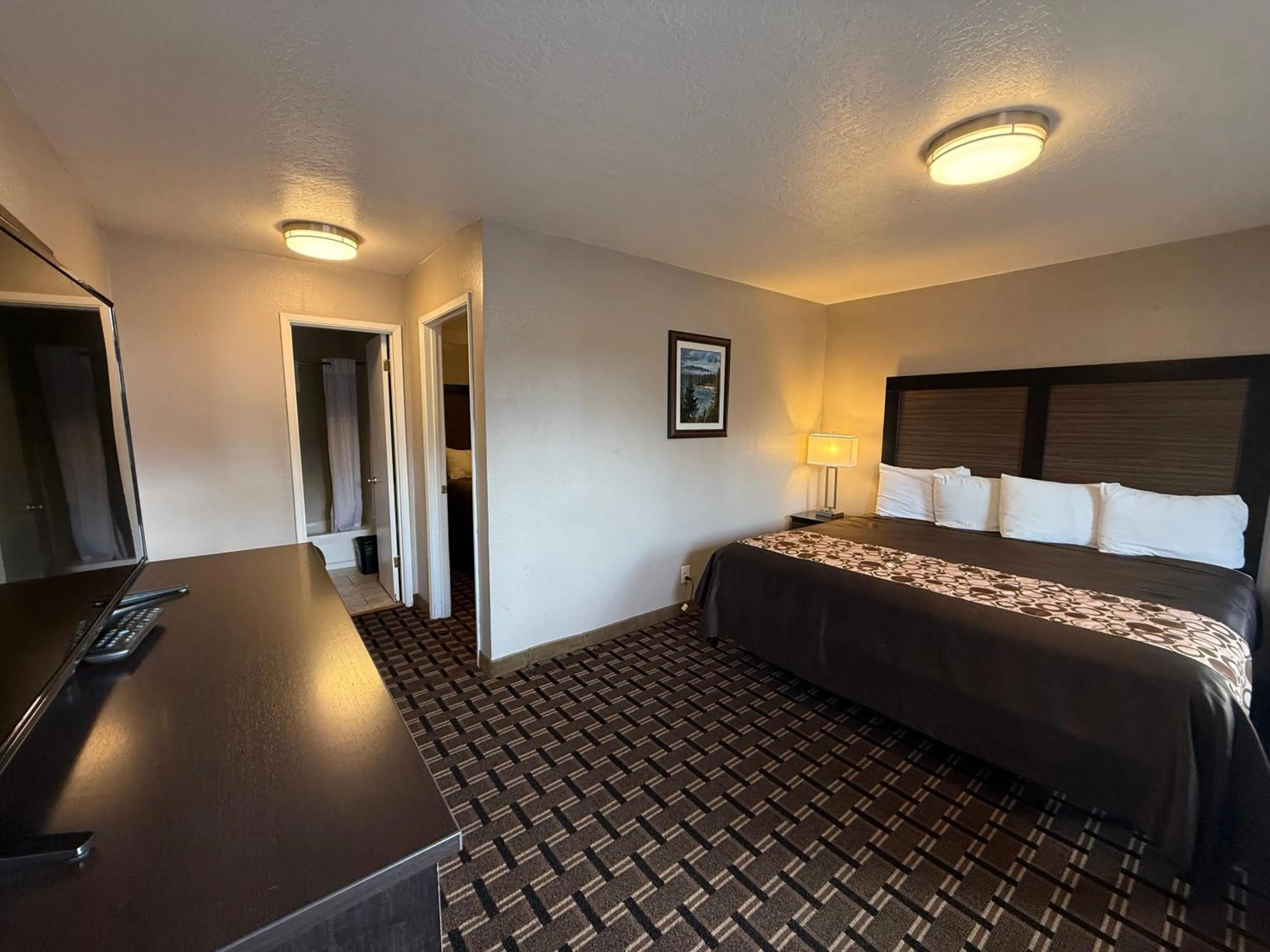 Bed in Beverly Lodge