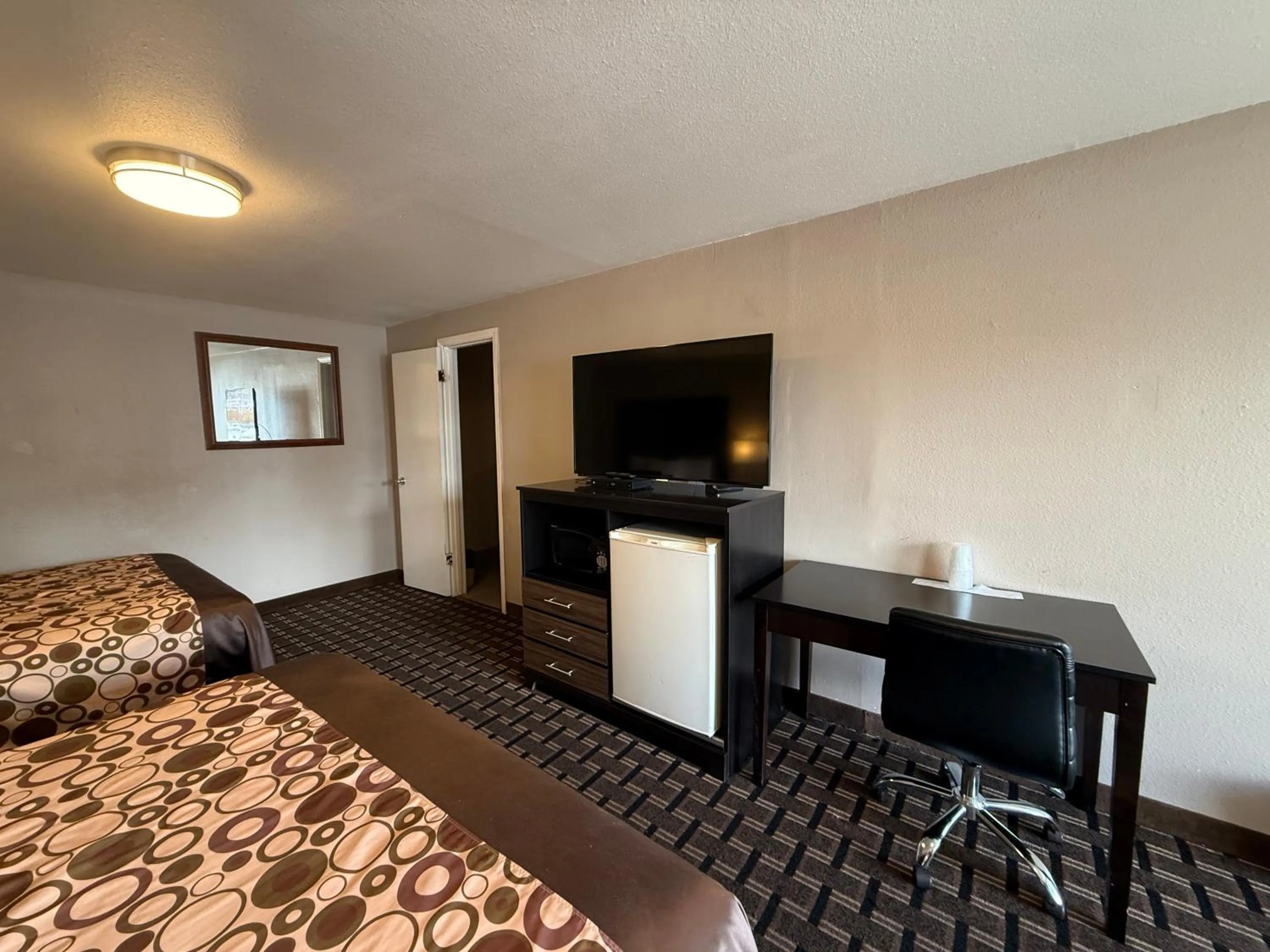 Bed in Beverly Lodge