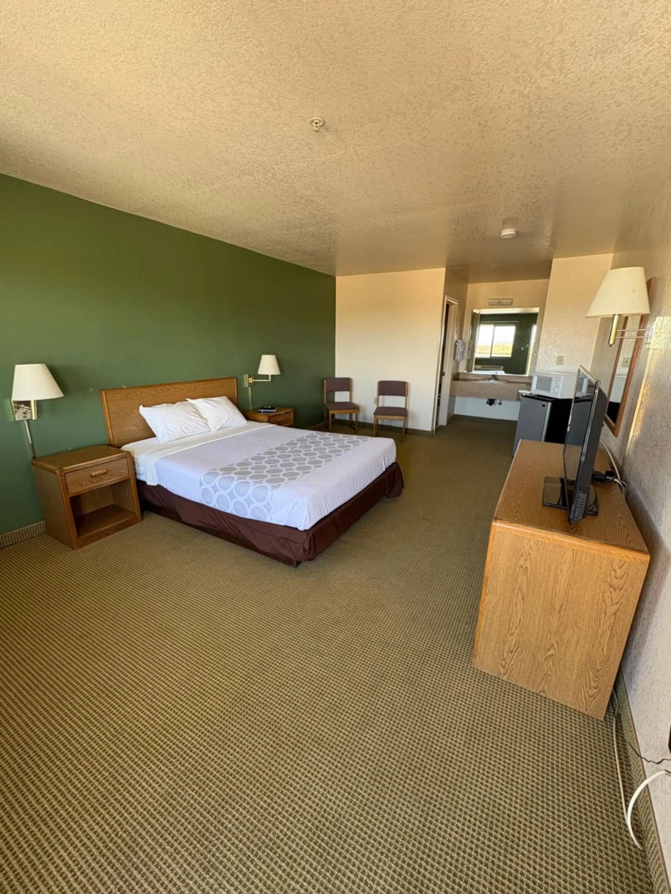Photo of the whole room, Bed in Rodeway Inn Copper Stay Benson AZ I-10 Exit 304