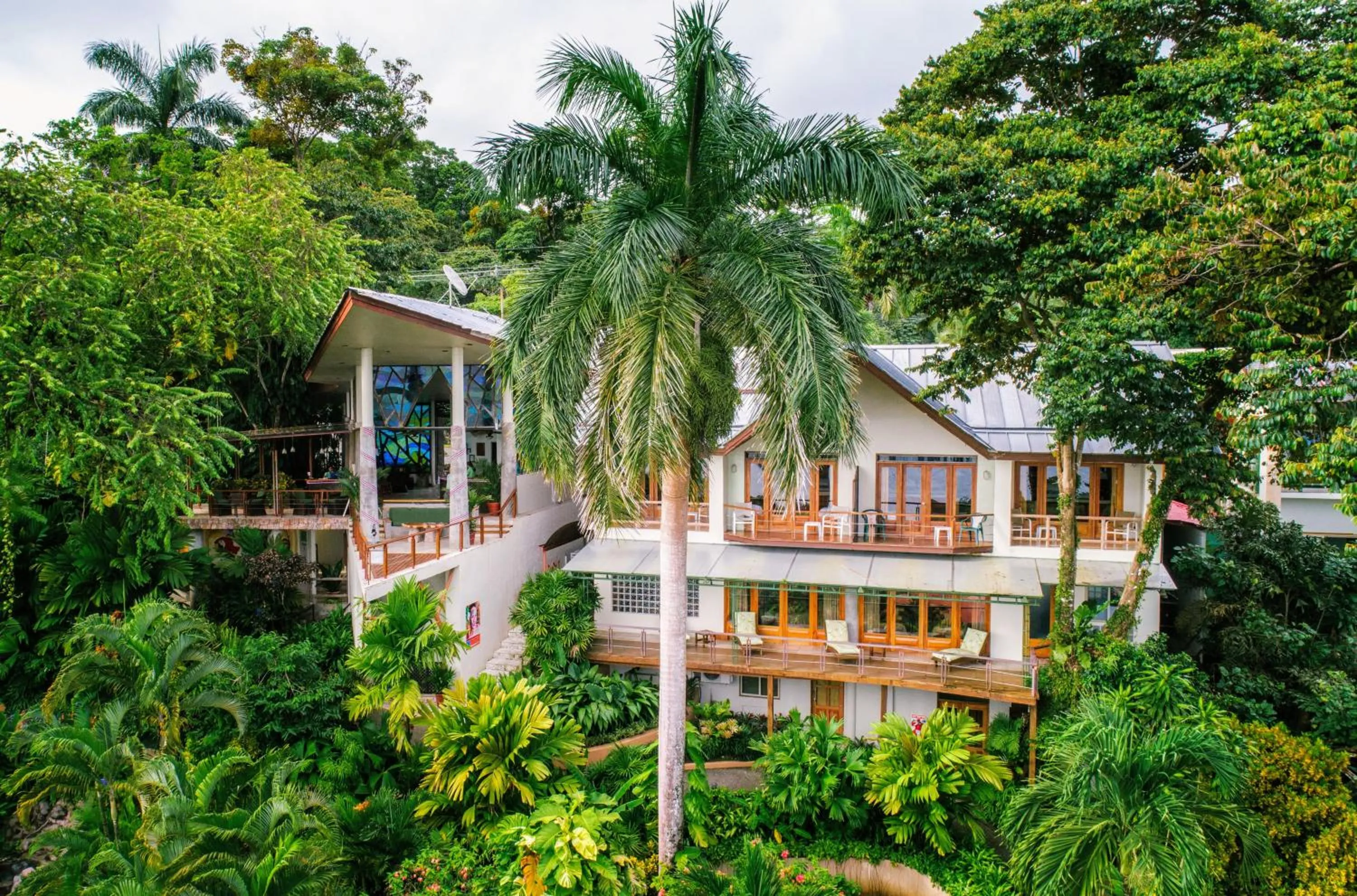 Property building in Si Como No Resort & Wildlife Refuge