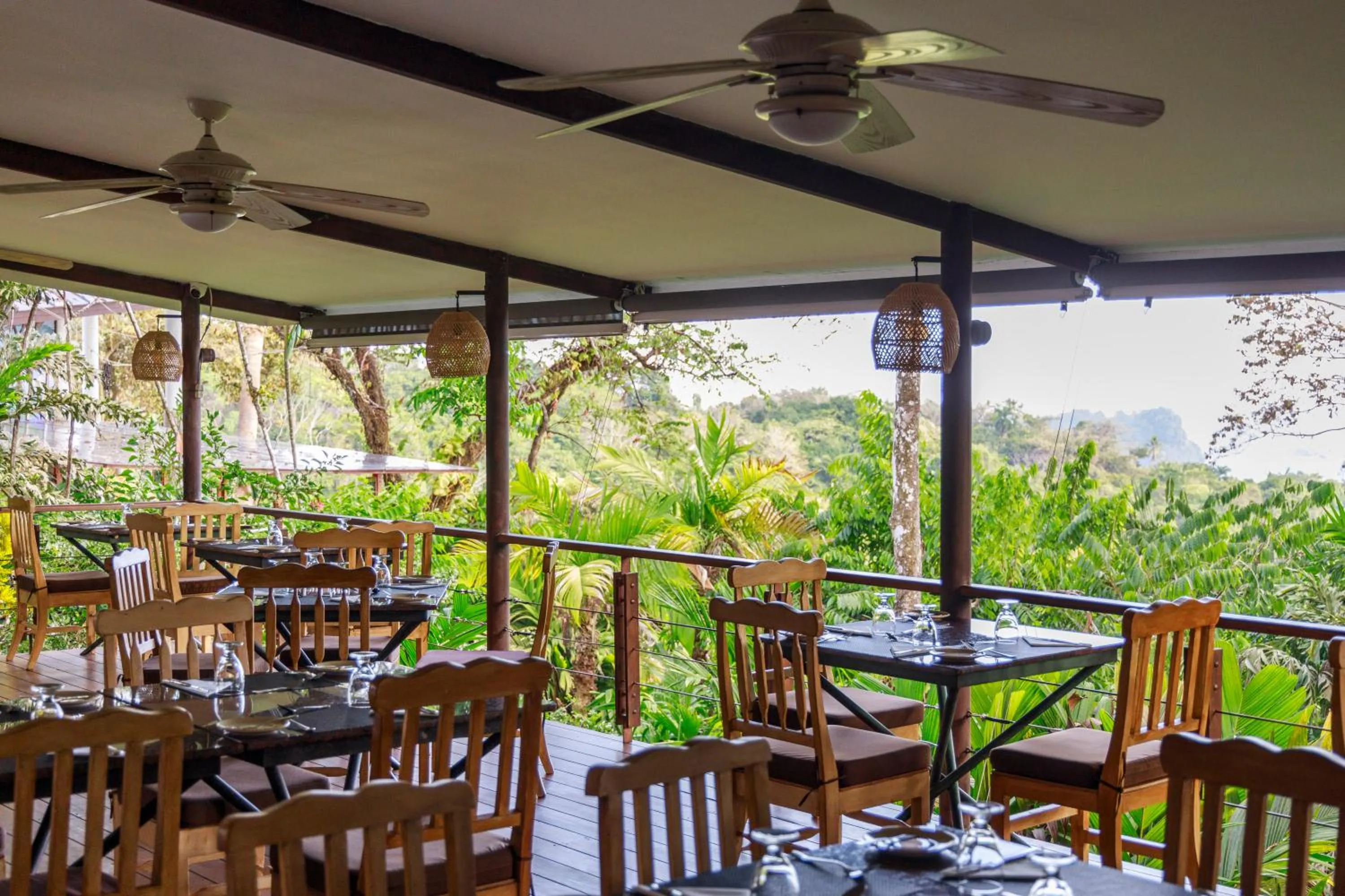 Spring in Si Como No Resort & Wildlife Refuge