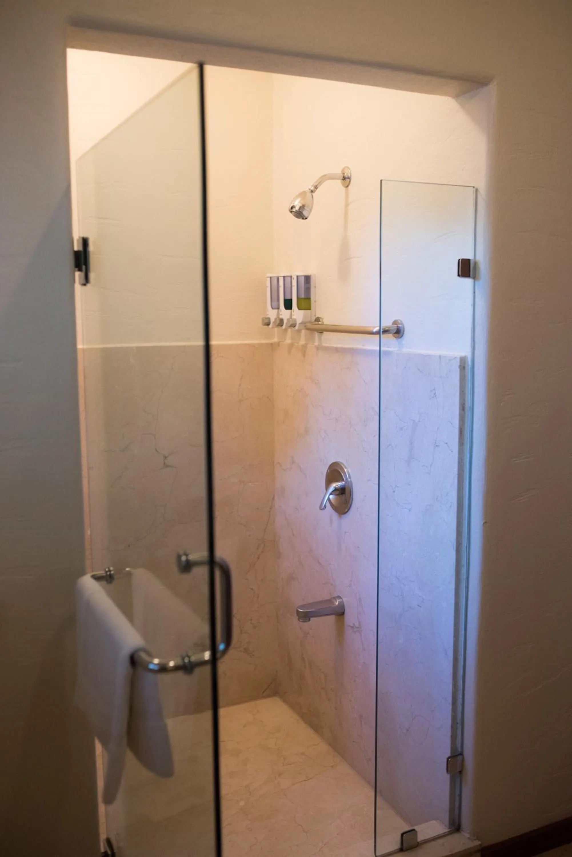 Shower in Si Como No Resort & Wildlife Refuge