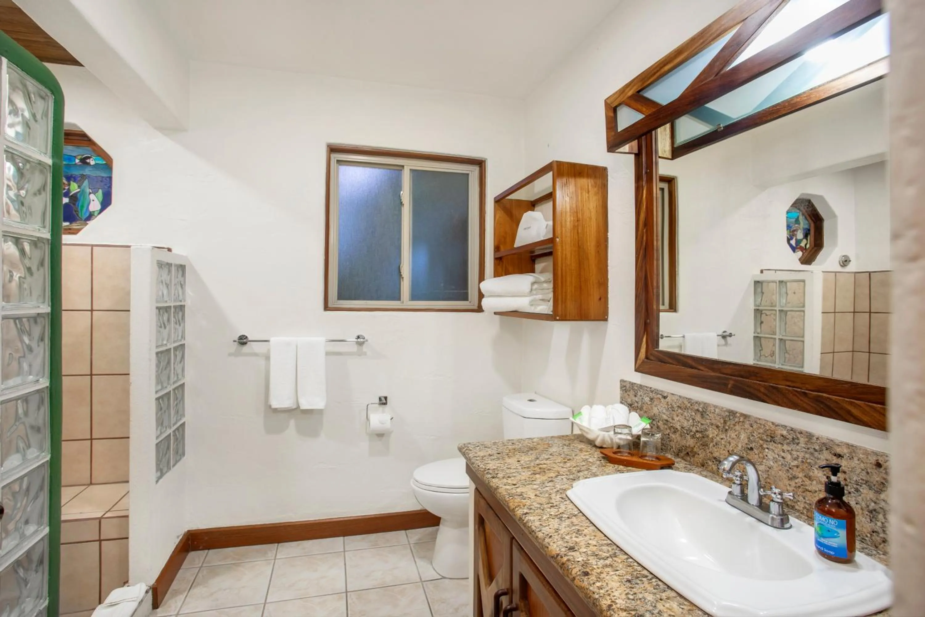 Shower in Si Como No Resort & Wildlife Refuge