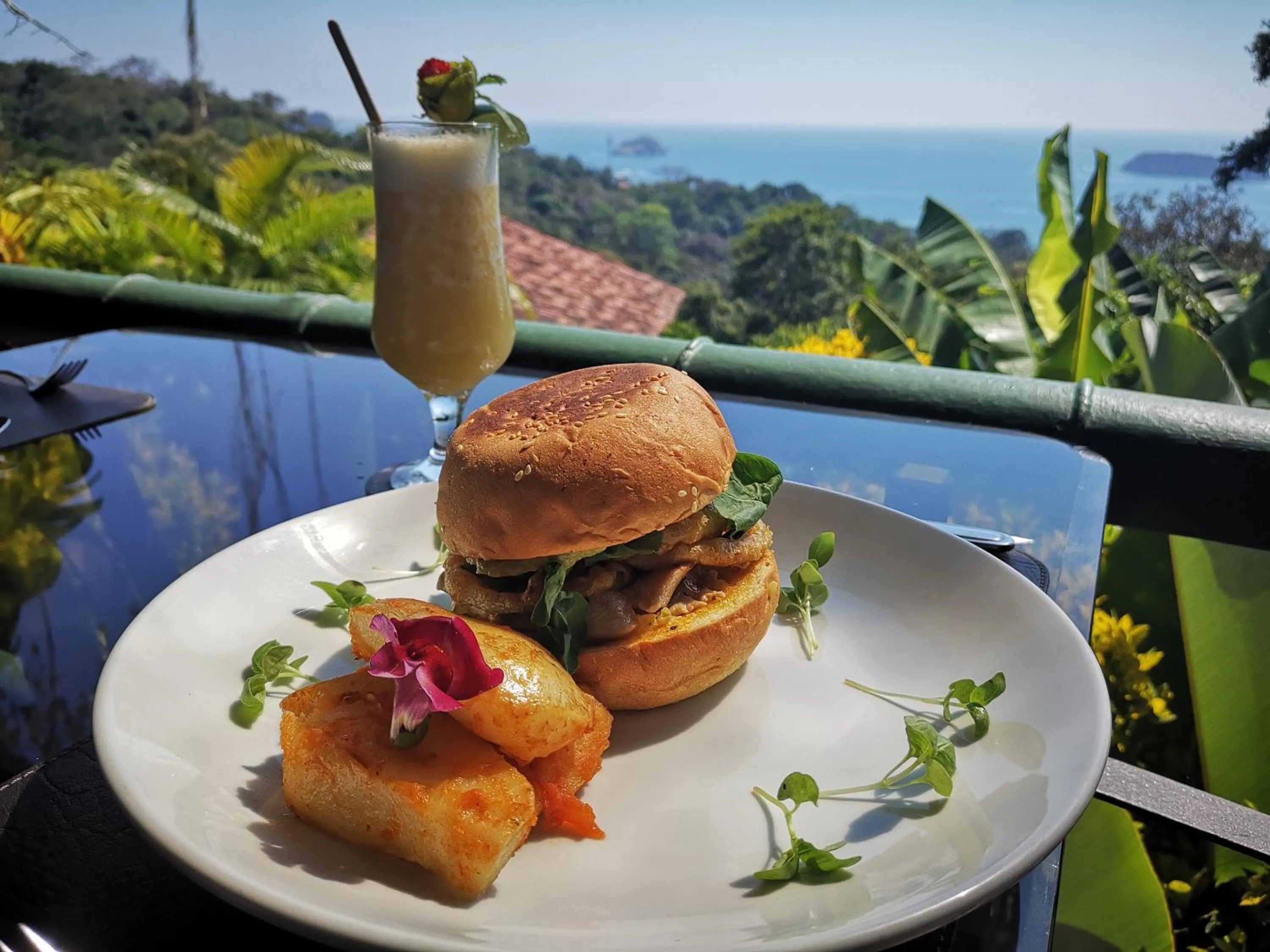 Food and drinks in Si Como No Resort & Wildlife Refuge