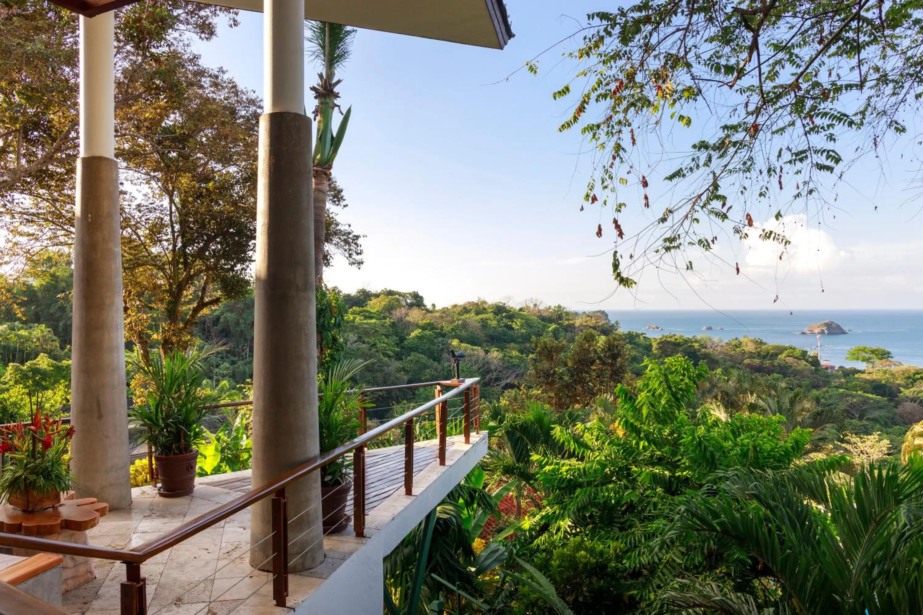 Spring in Si Como No Resort & Wildlife Refuge