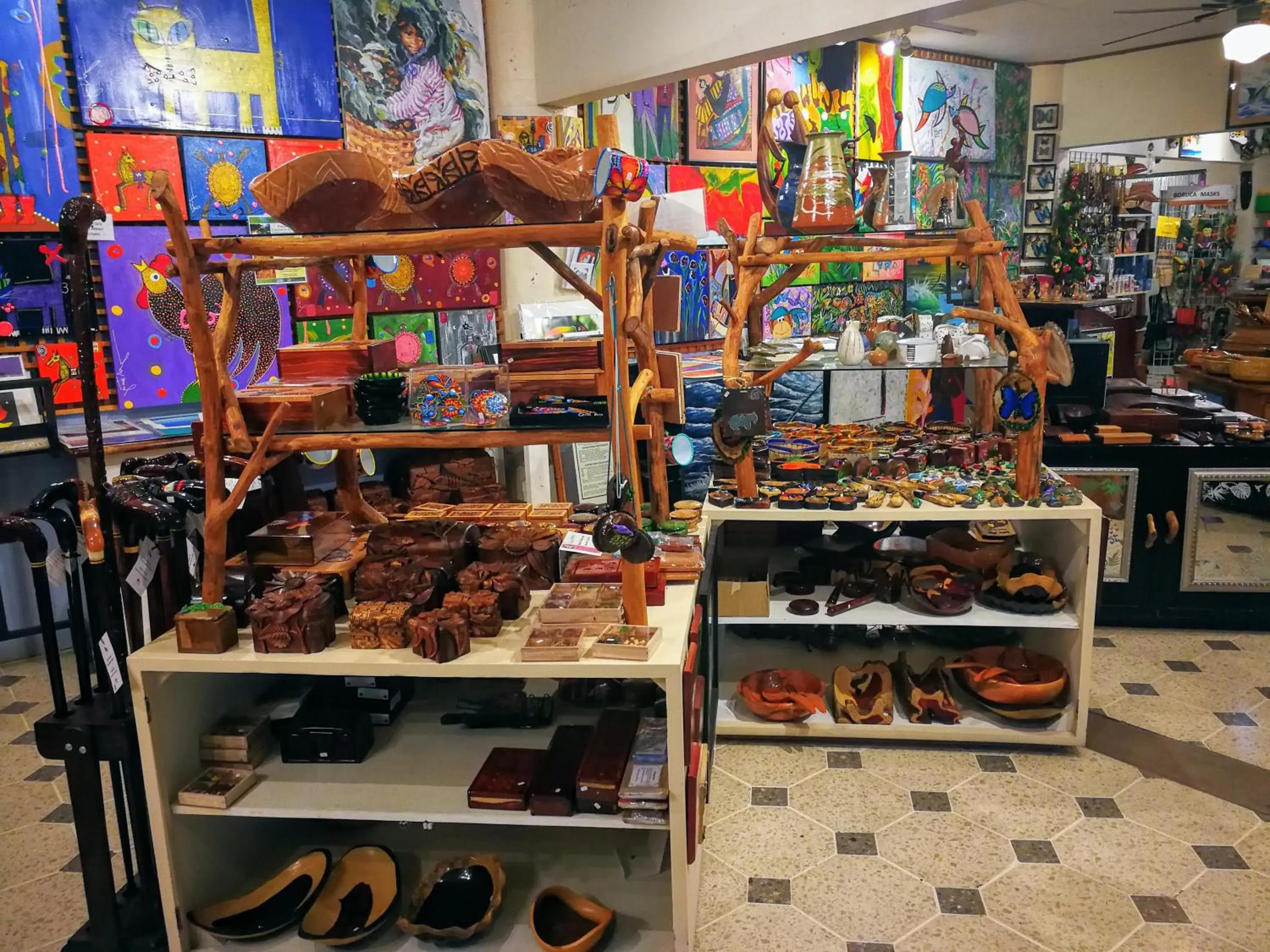 On-site shops in Si Como No Resort & Wildlife Refuge