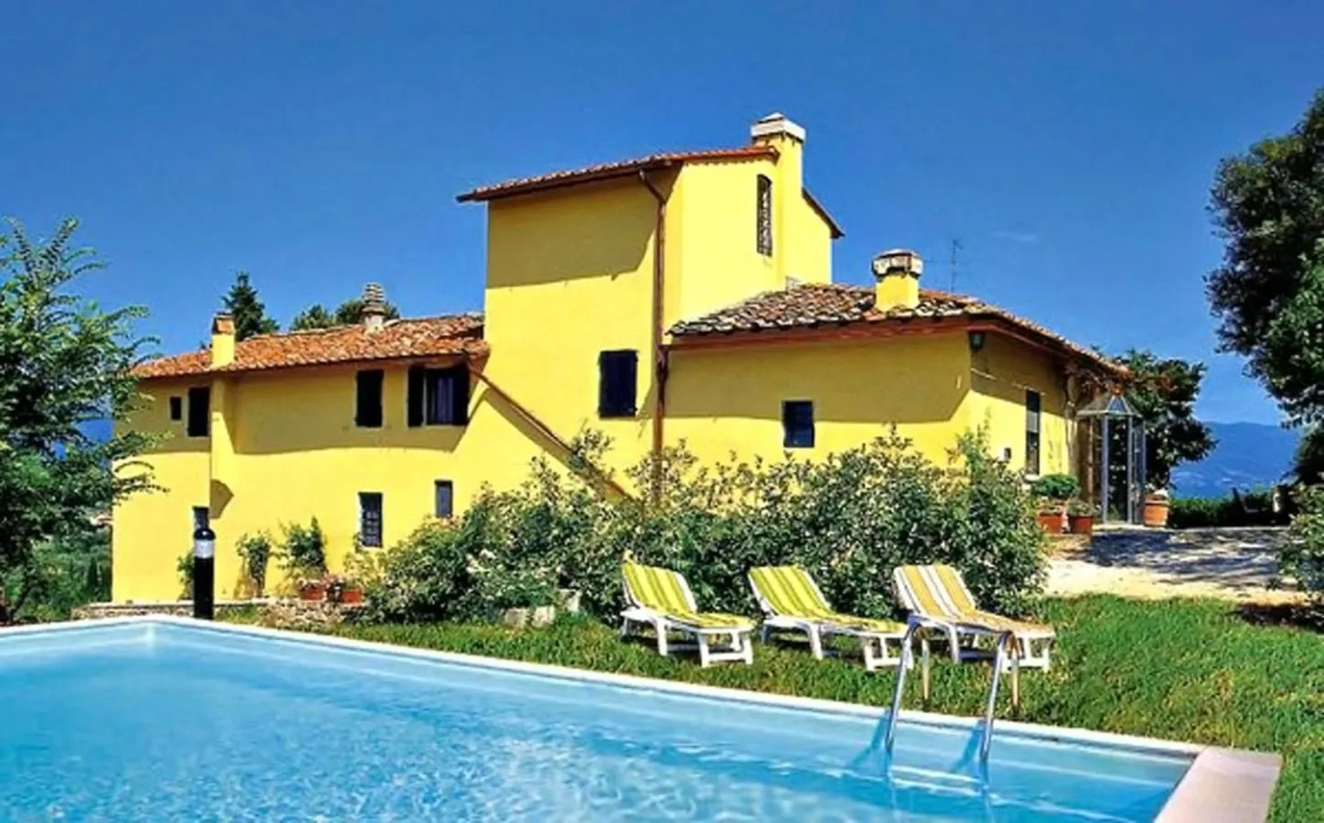 Property building in Casale Le Torri
