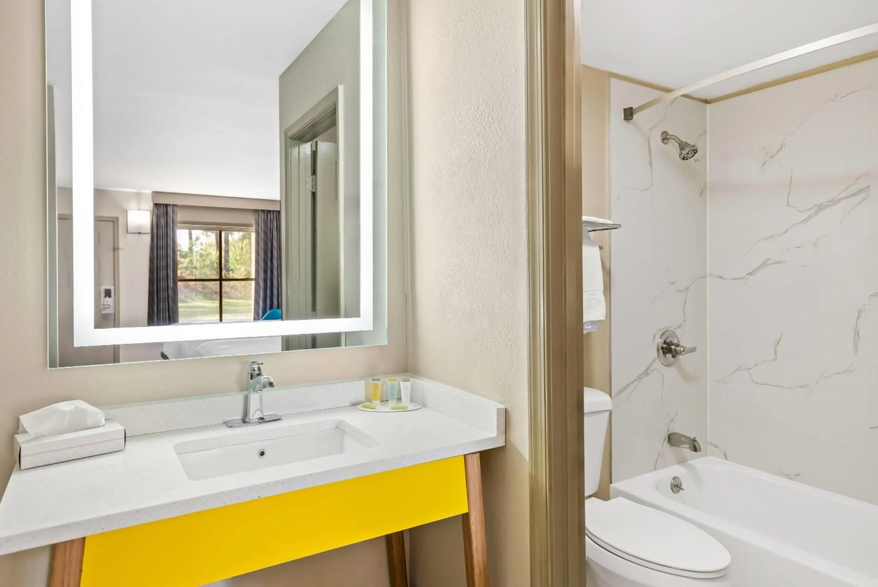 Bathroom in Days Inn by Wyndham Petersburg/South Fort Lee