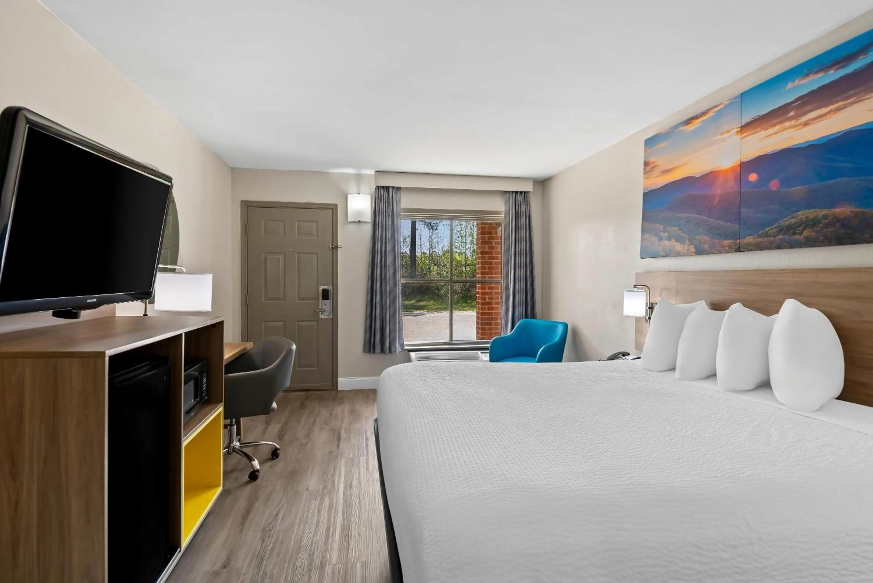 Bed in Days Inn by Wyndham Petersburg/South Fort Lee