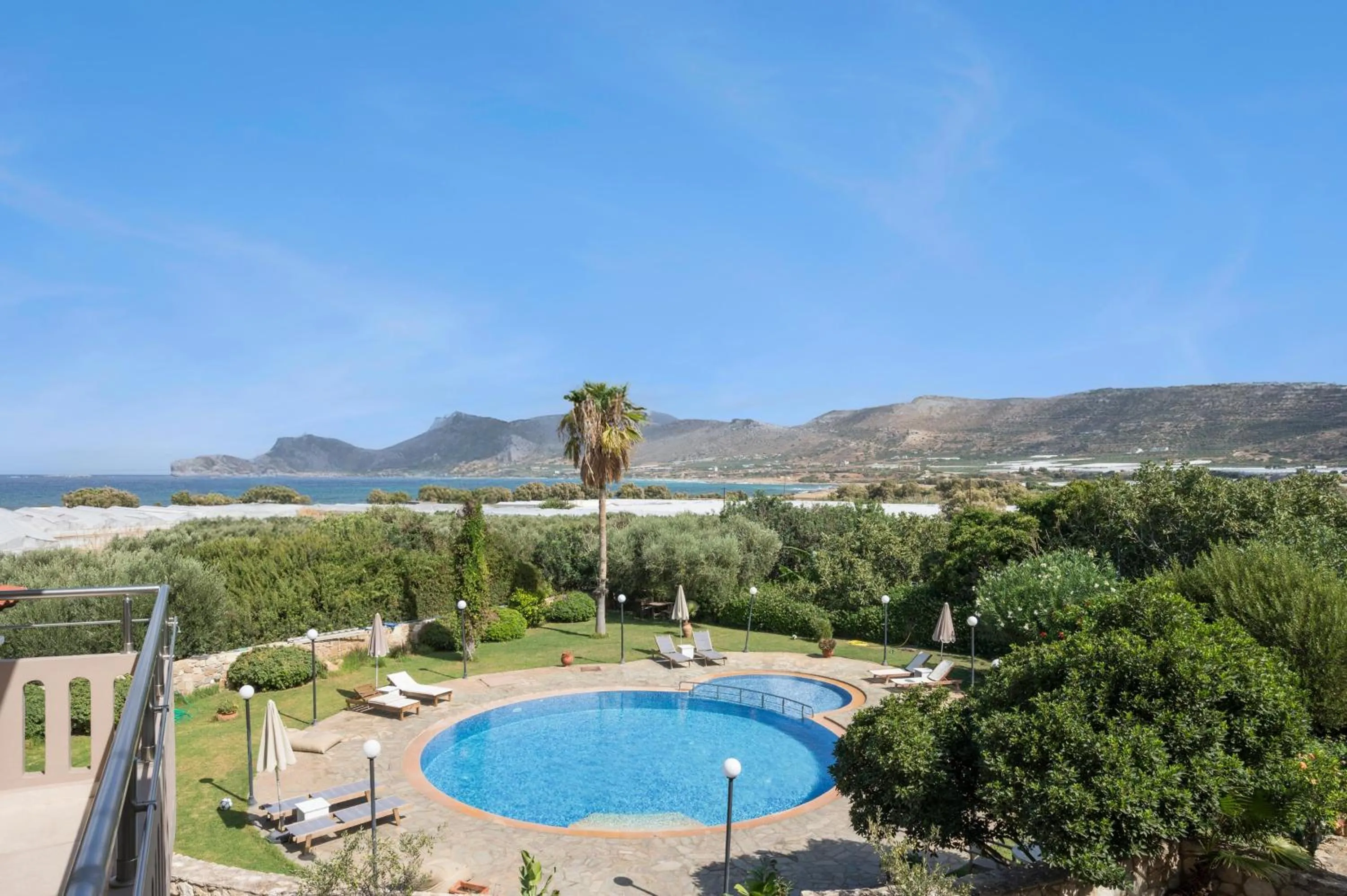 Nearby landmark in Petritos Rooms and Studios