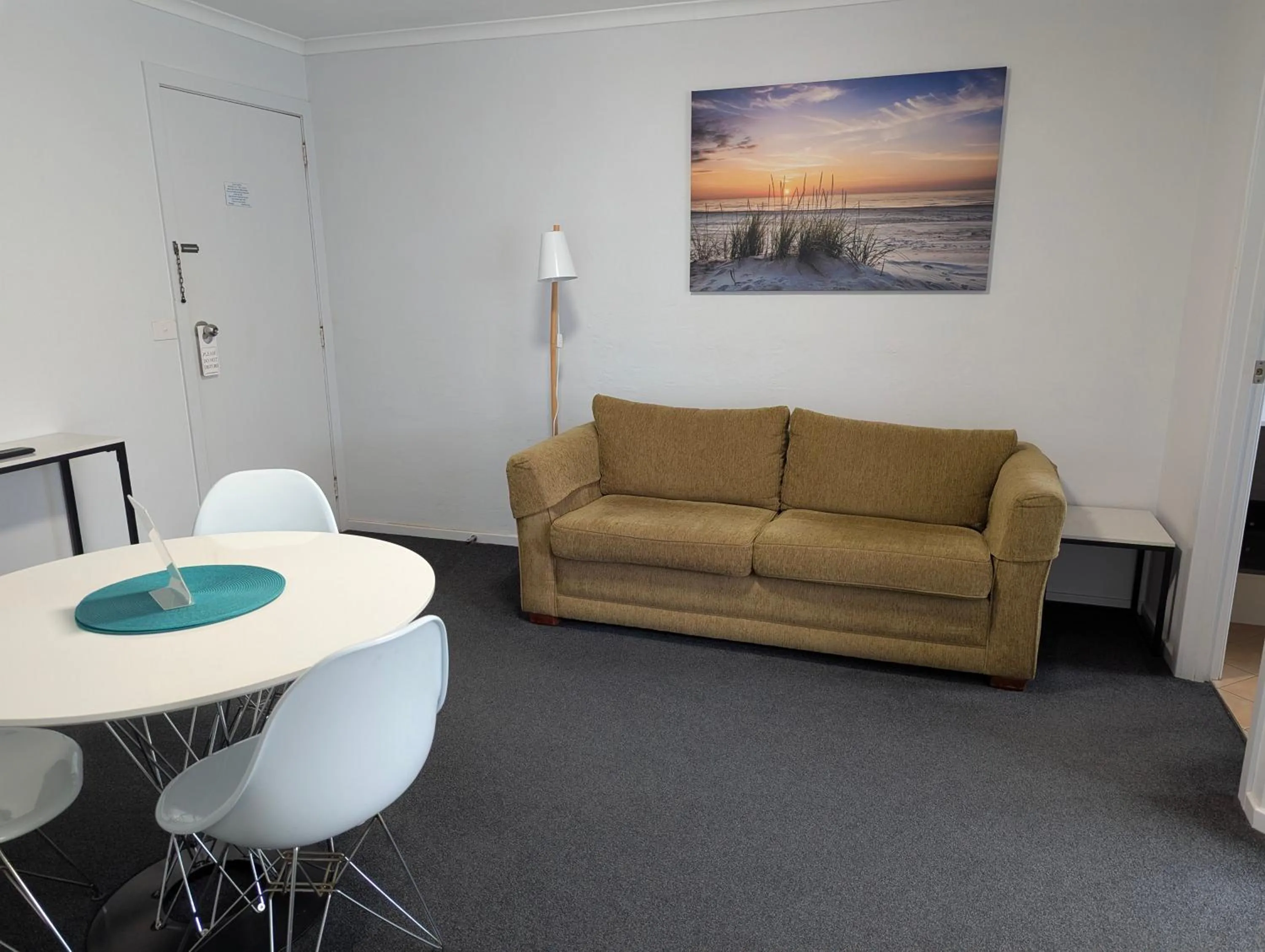 Living room in Araluen Motor Lodge